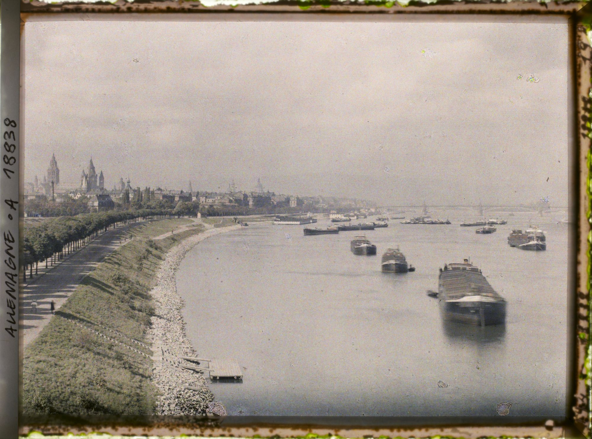 Image représentant Mayence, La Circulation sur le Rhin