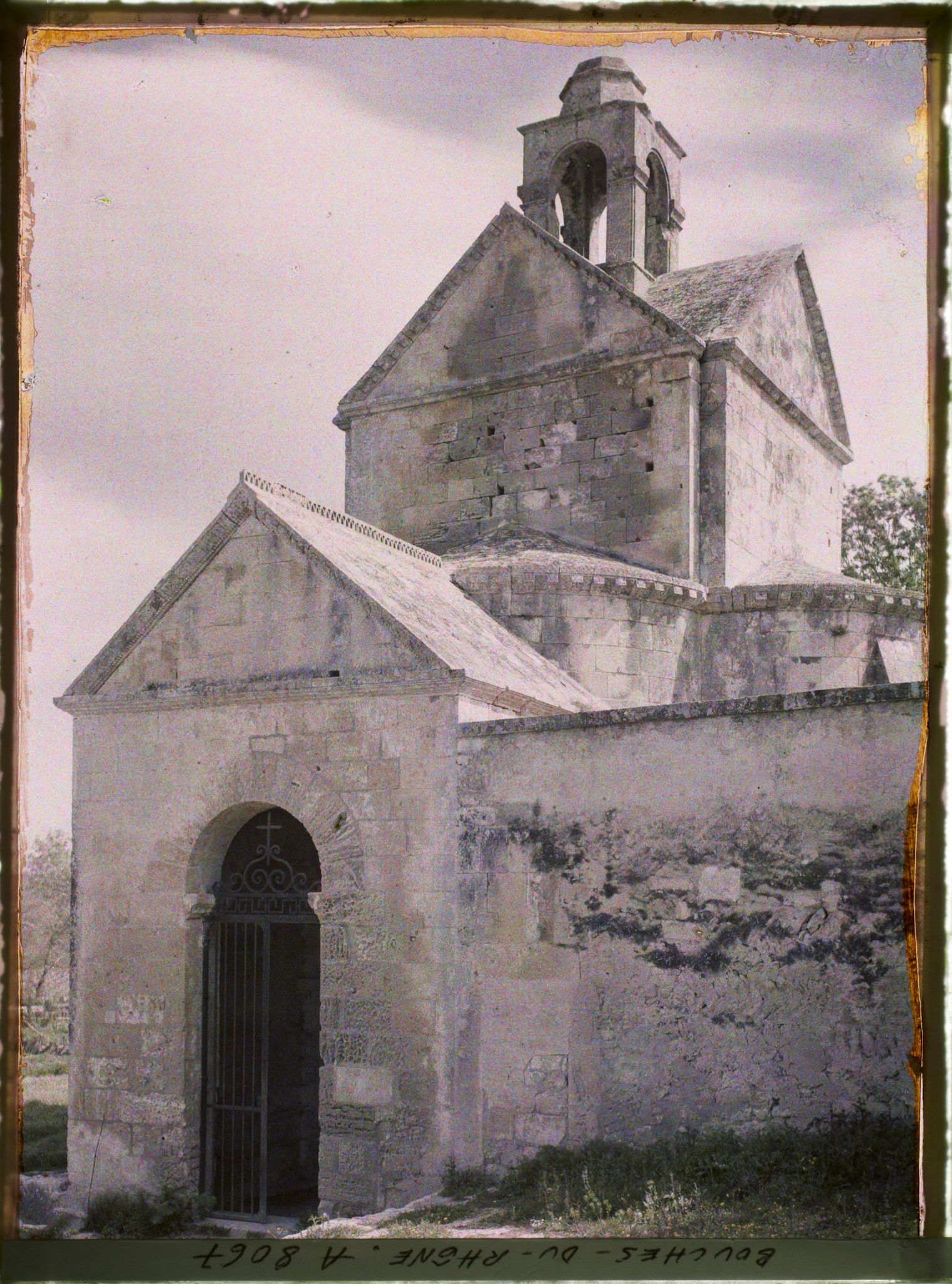 Image représentant La chapelle-reliquaire de Sainte-Croix de l'abbaye de Montmajour