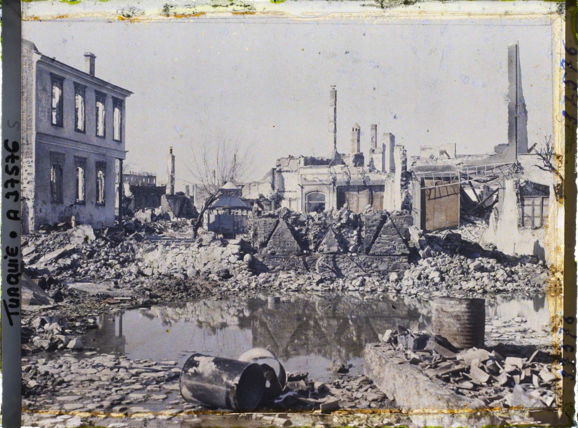 Image représentant Turquie, Smyrne, Place Fasulieh et Karakol (Quartier Arménien et Grec)