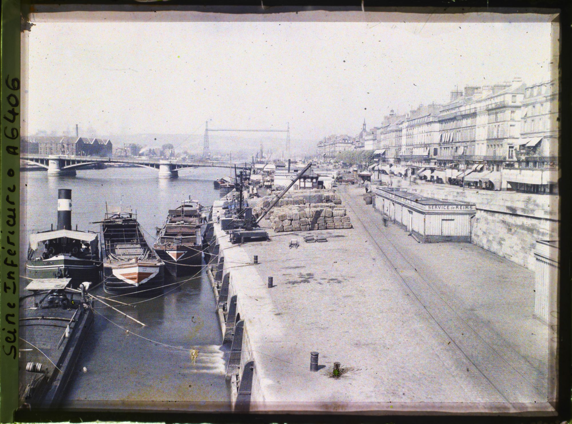 Image représentant Port fluvial proche des bureaux de la Compagnie générale de navigation