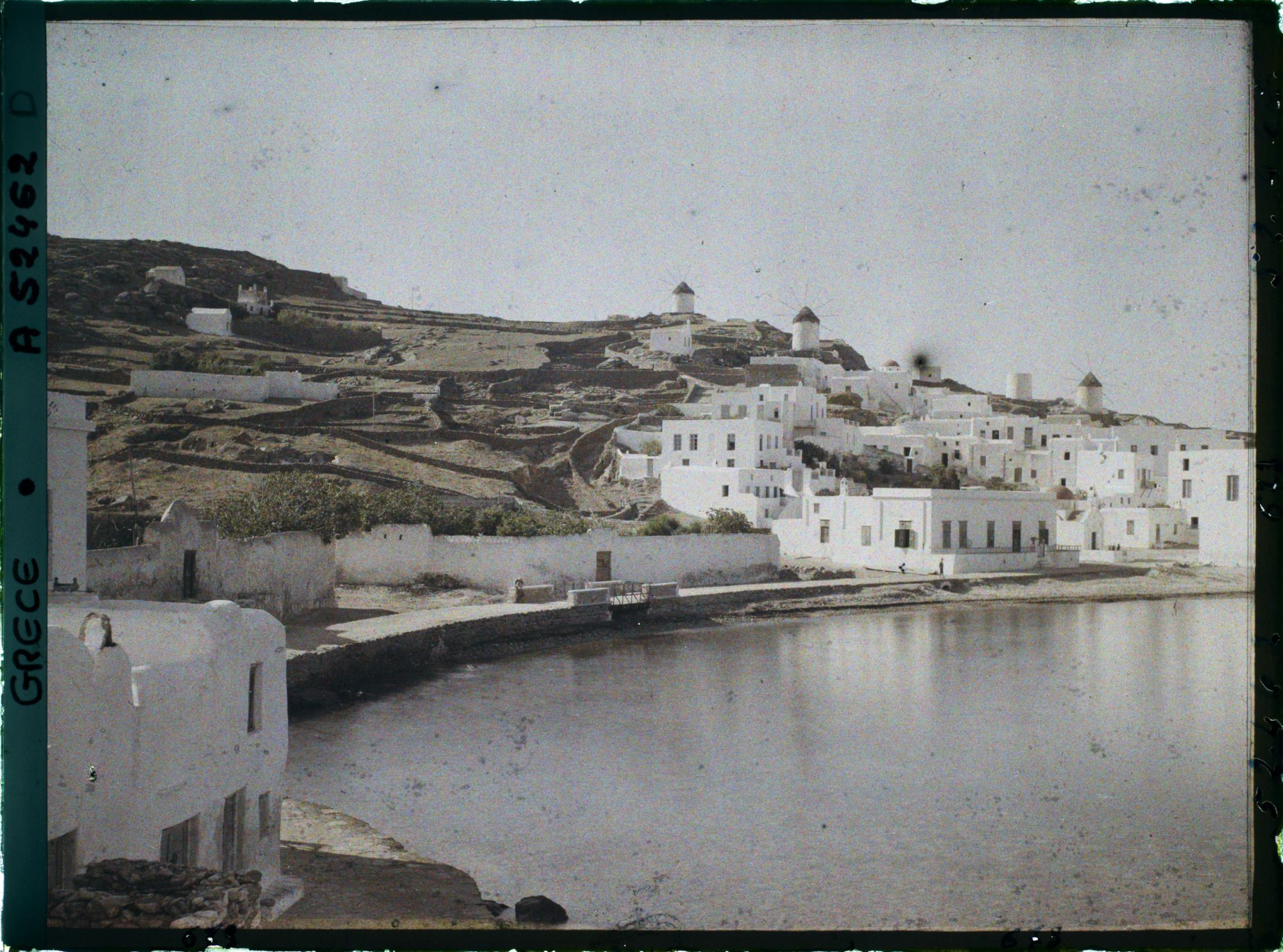 Image représentant Un coin de la ville : vue prise du Musée vers le Sud-Est.