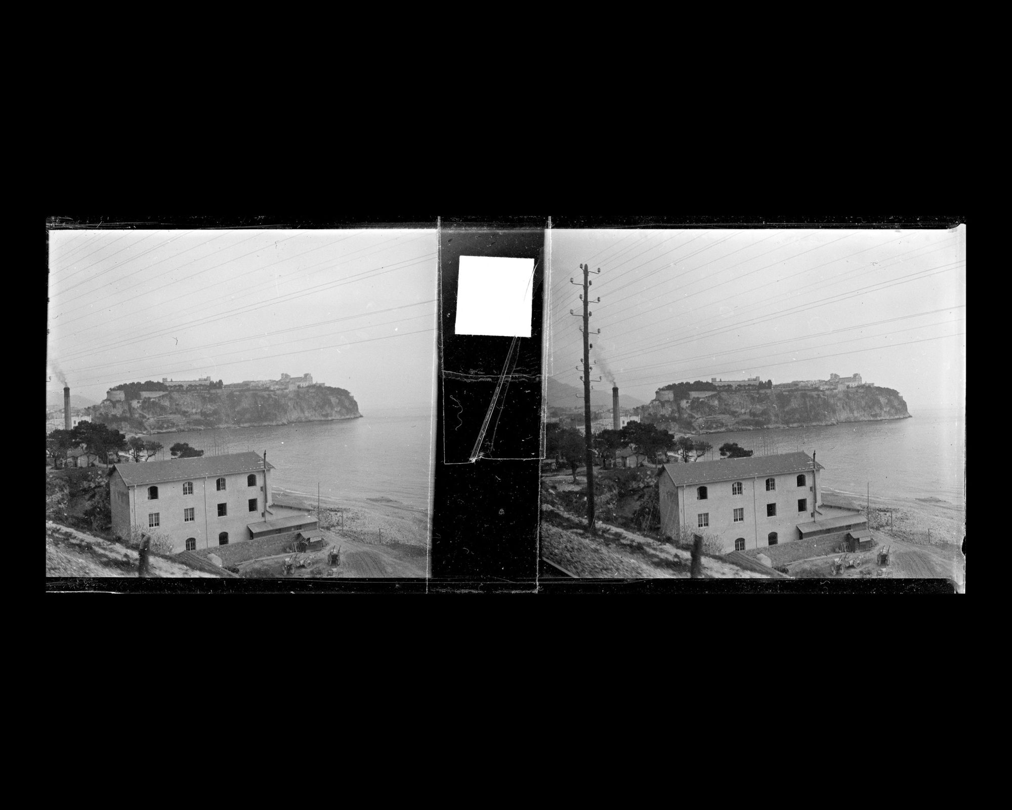 Image représentant Le Rocher de Monaco vu du train