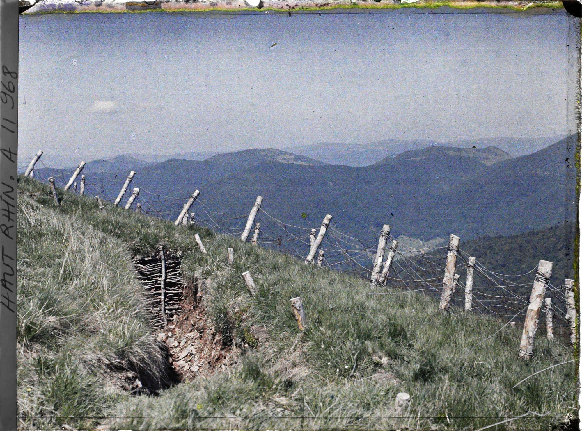 Image représentant Vue sur le Hohneck, le Gresson, le ballon de Gebweiler [et installations défensives]
