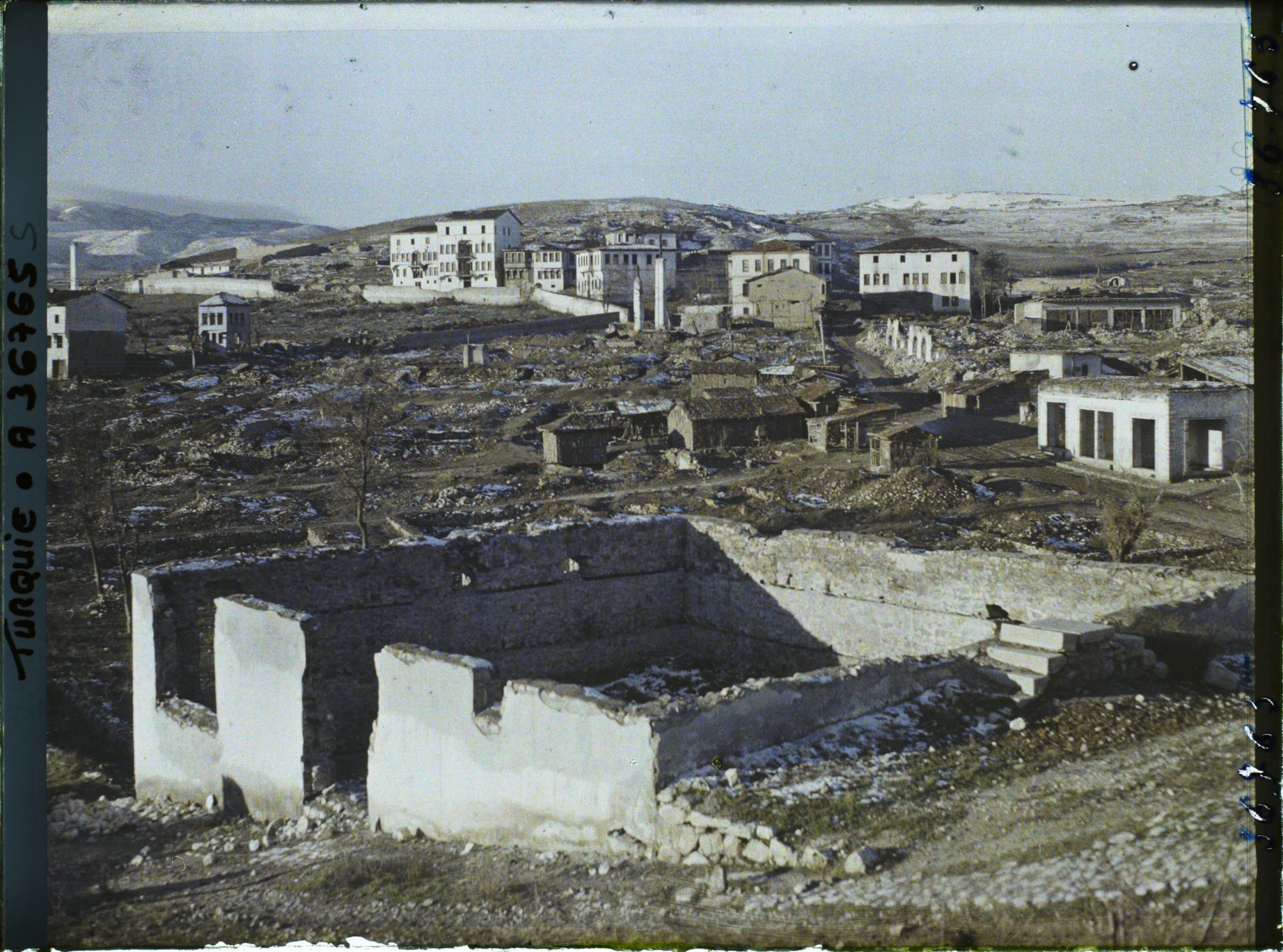 Image représentant Turquie, Biledjik, Vue vers les ruines