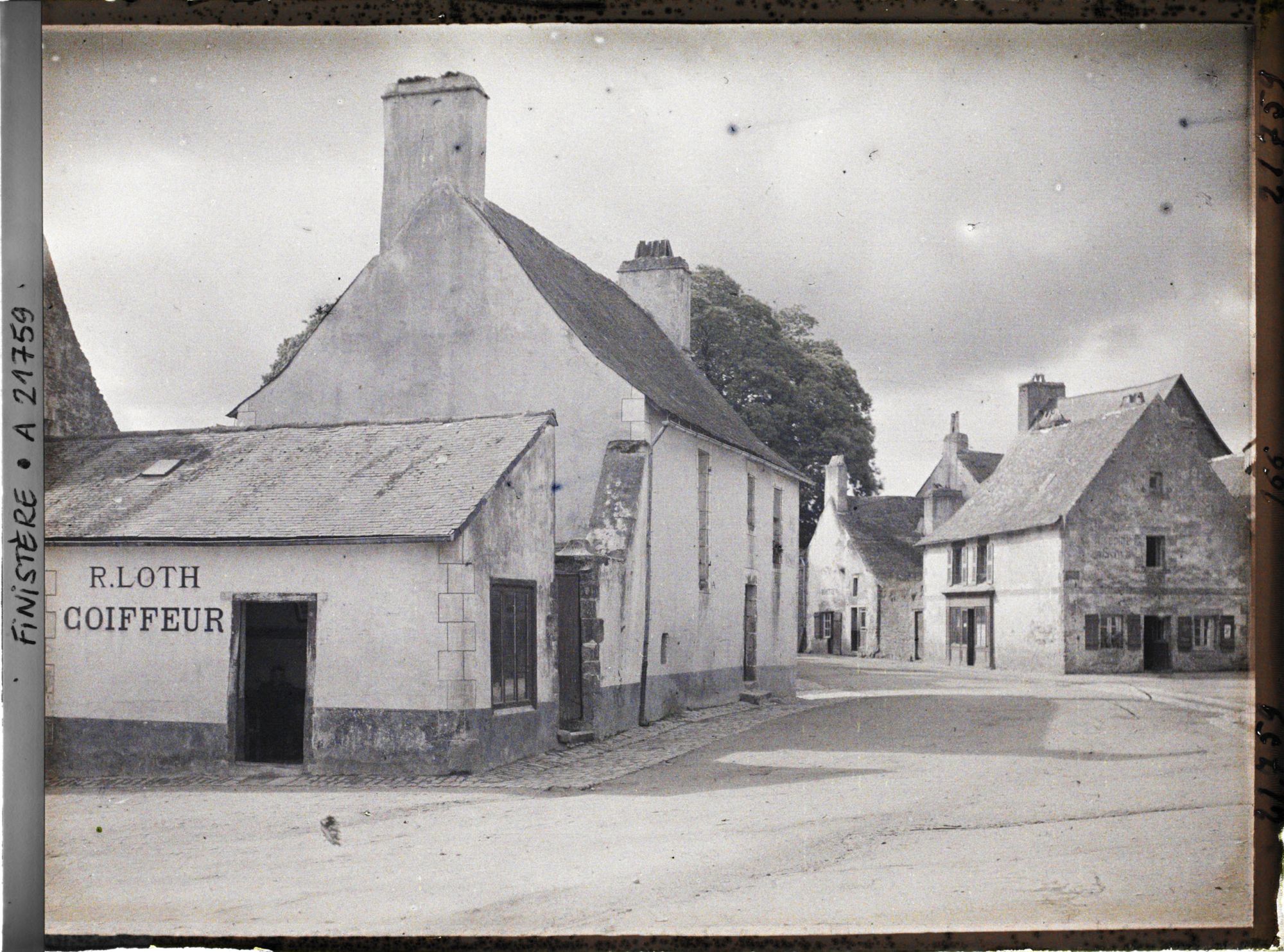 Image représentant Un coin de la place Saint-Michel