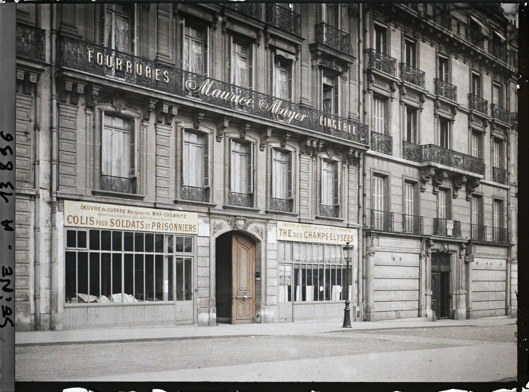 Image représentant Oeuvre de guerre Marguerite Max-Kremnitz, Colis pour Soldats et prisonniers, magasin de fourrure Maurice Mayer au 120 avenue des Champs-Elysées