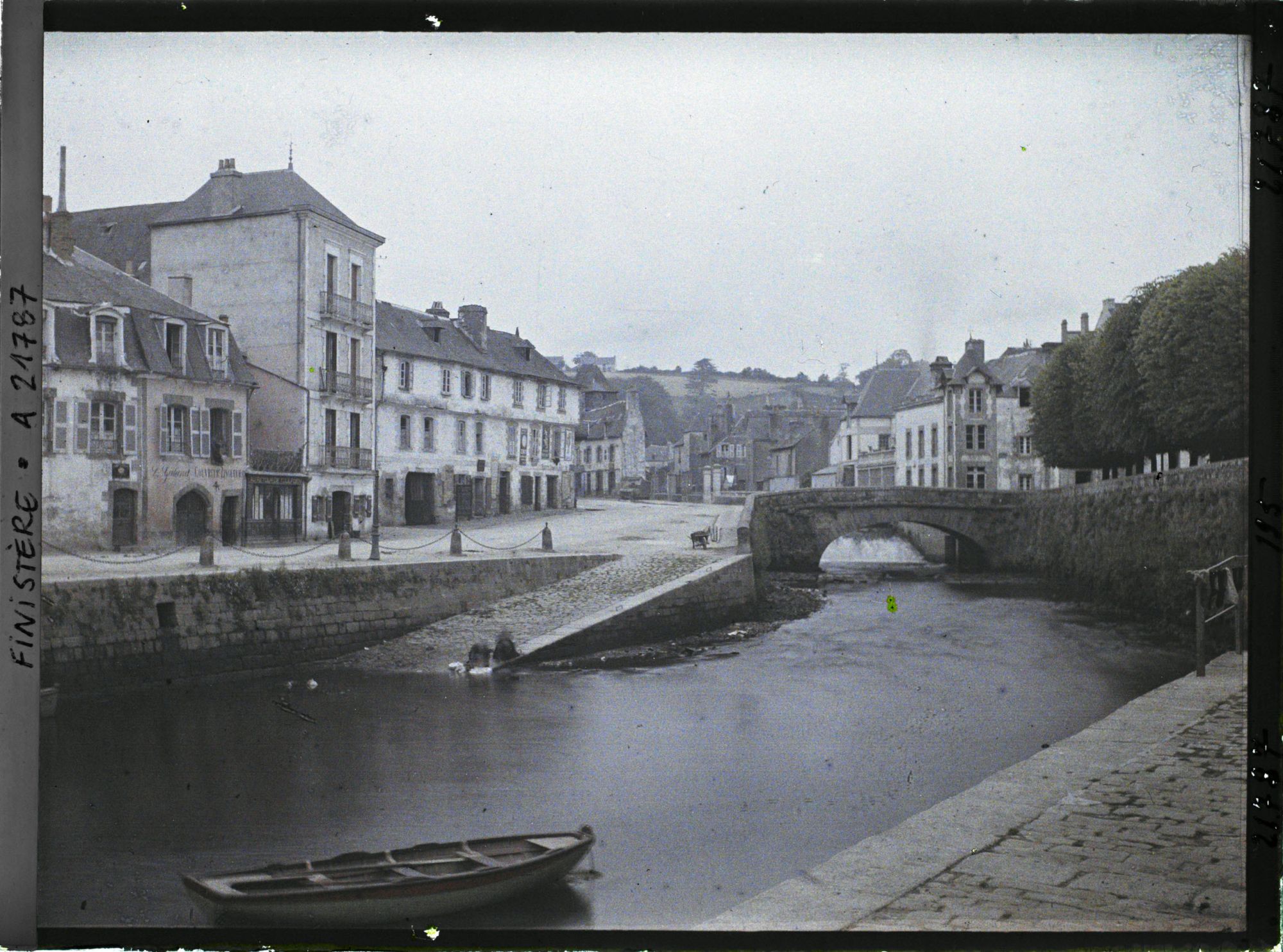 Image représentant L'Isole et le quai Brizeux