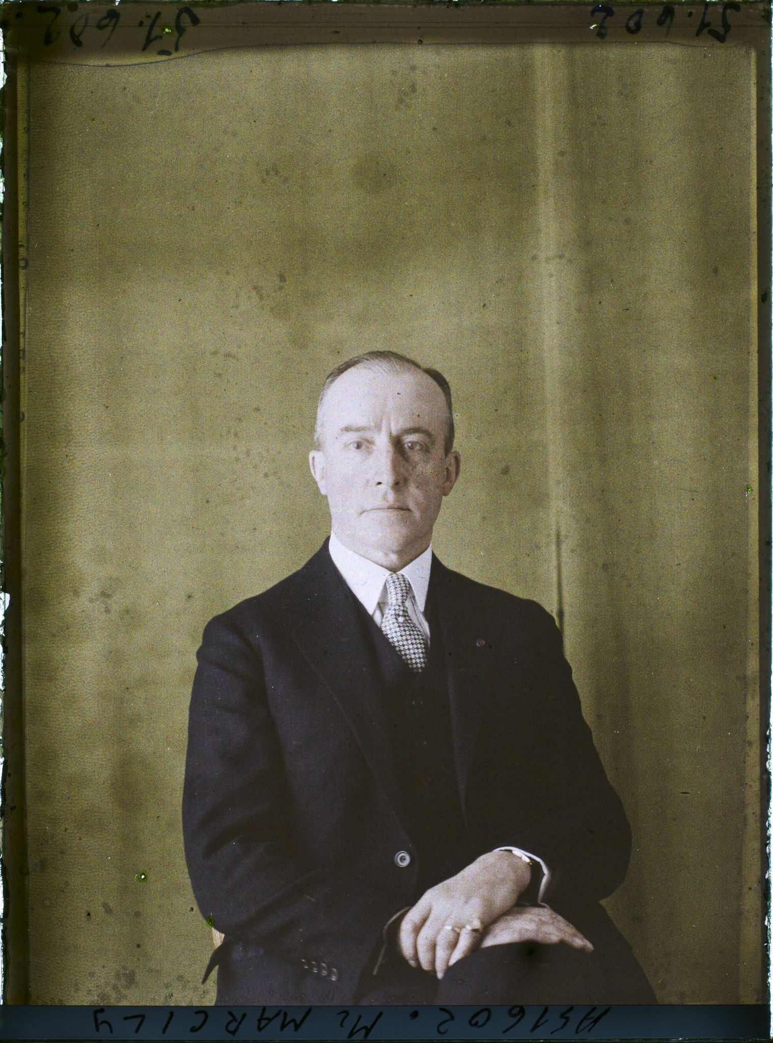 Image représentant https://musee-albert-kahn.s-museum.fr/home/NWQ2OTAwYzNmYjZlZTk1ZWQwODJmMjY4L2dlbmVyaWMtbm90aWNlLXRhYi9hdXRob3JpdHkvNjE3YTc5ZjVjZjhiODk2OGIzMzM3ZDIx/5d6900c3fb6ee95ed082f268/generic-notice-tab/authority/617a79ebcf8b8968b3337338 Monsieur Marcilly