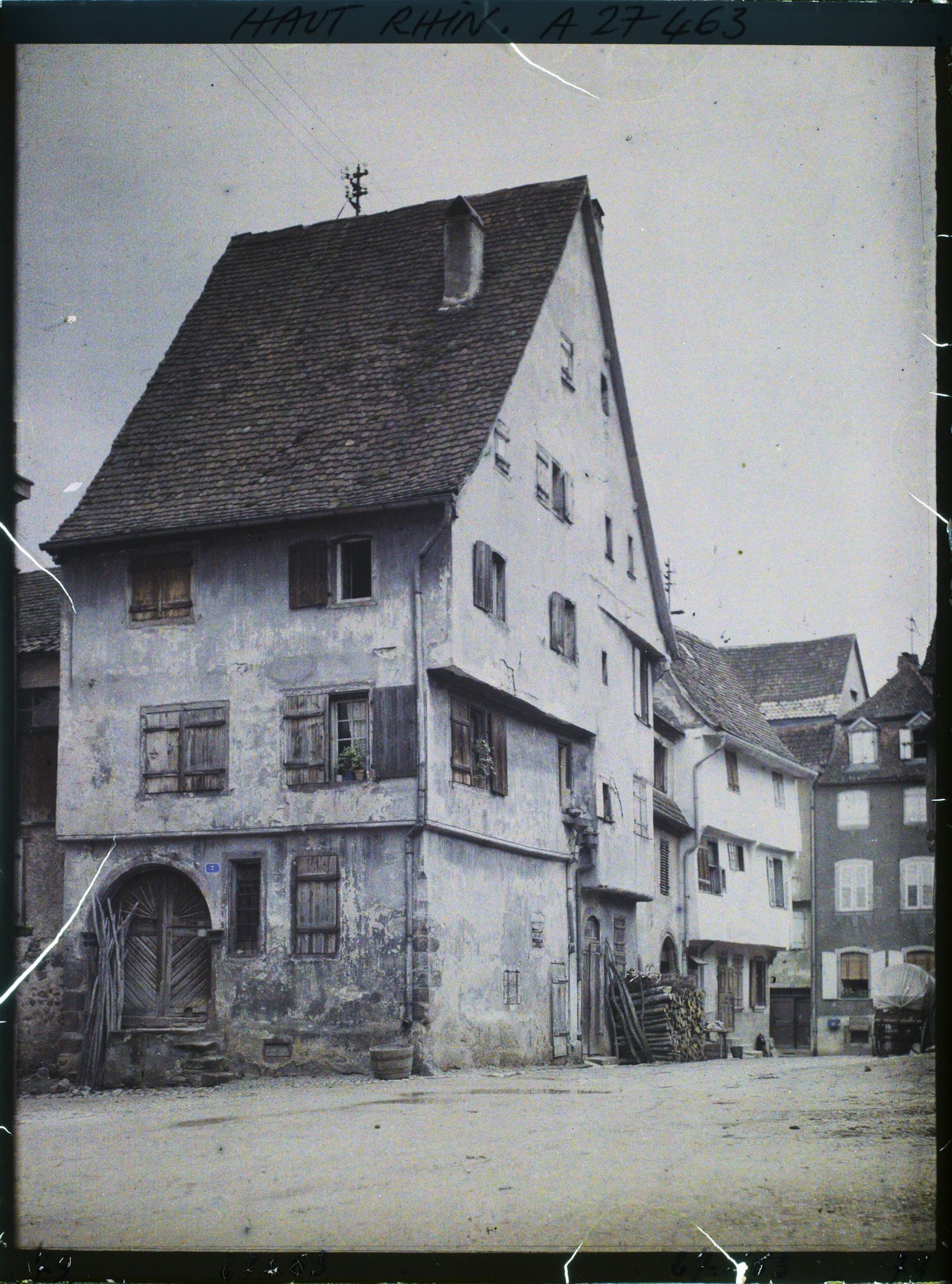 Image représentant France, Riquewihr, Vieilles Maisons place de l'Eglise