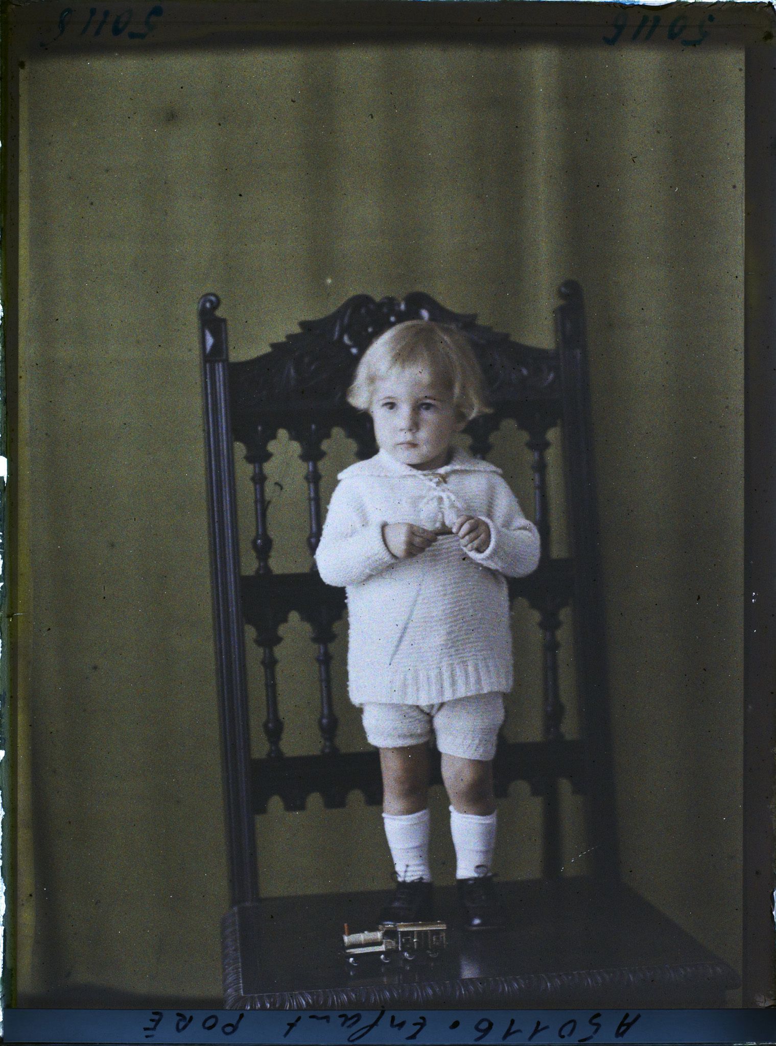 Image représentant L' https://musee-albert-kahn.s-museum.fr/home/NWQ2OTAwYzNmYjZlZTk1ZWQwODJmMjY4L2dlbmVyaWMtbm90aWNlLXRhYi9hdXRob3JpdHkvNjE3YTc5ZjVjZjhiODk2OGIzMzM3ZDIx/5d6900c3fb6ee95ed082f268/generic-notice-tab/authority/617a79ebcf8b8968b33375c4 enfant Porré