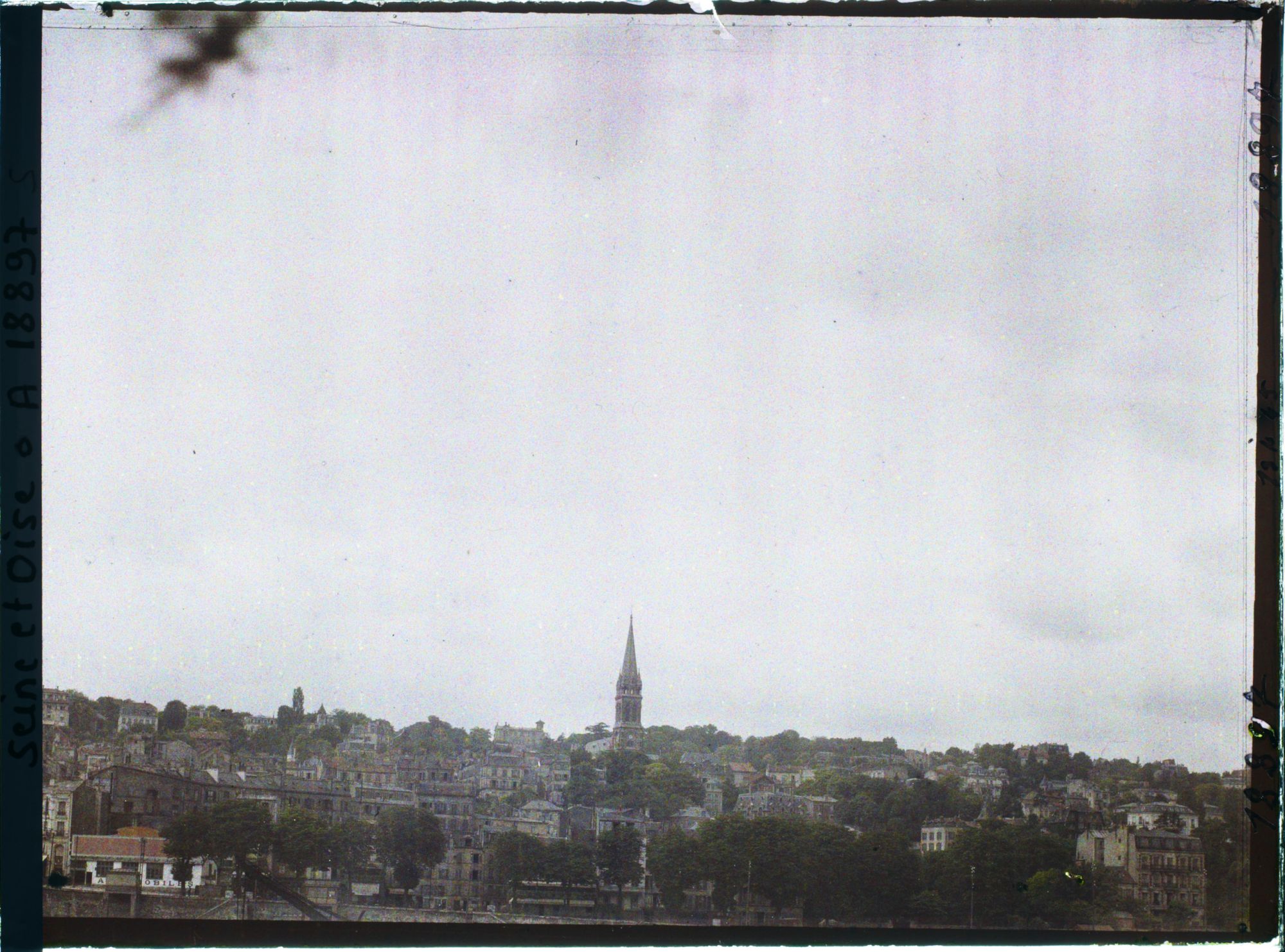 Image représentant Vue vers Saint-Cloud, à 13h 45, le ciel