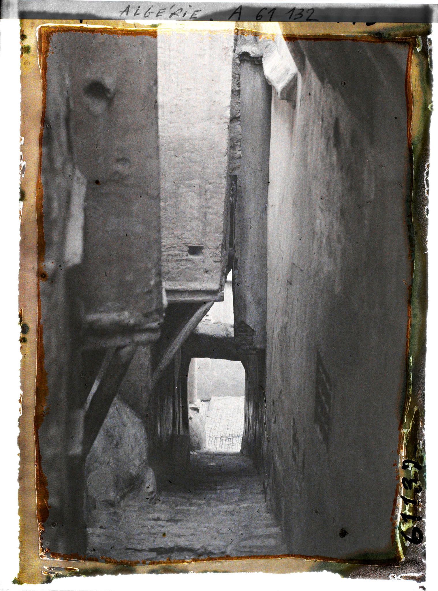 Image représentant La rue du Diable ou rue du Sphinx dans la Casbah