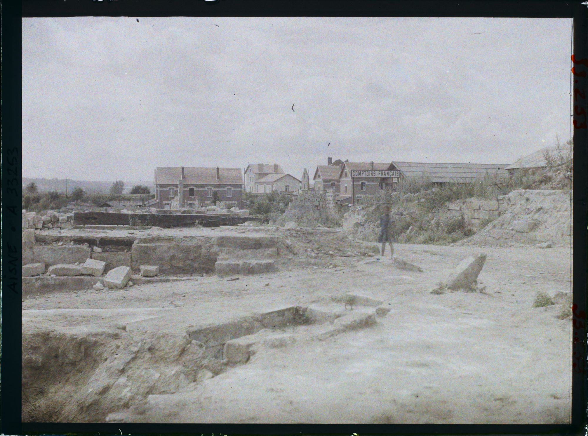 Image représentant France, Folembray, Entrée de Folembray, vue prise de la route de Chauny