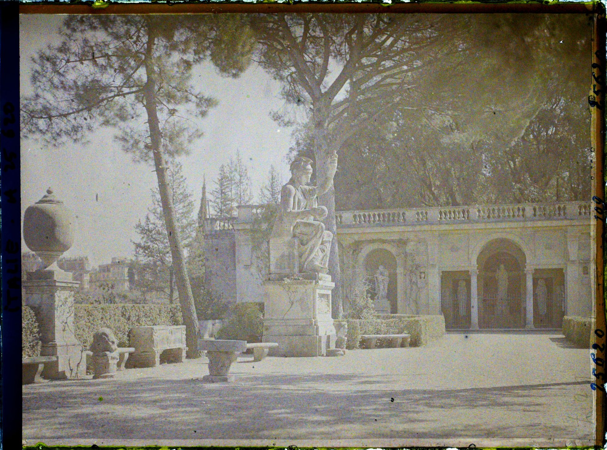 Image représentant Dans les jardins de la Villa Médicis