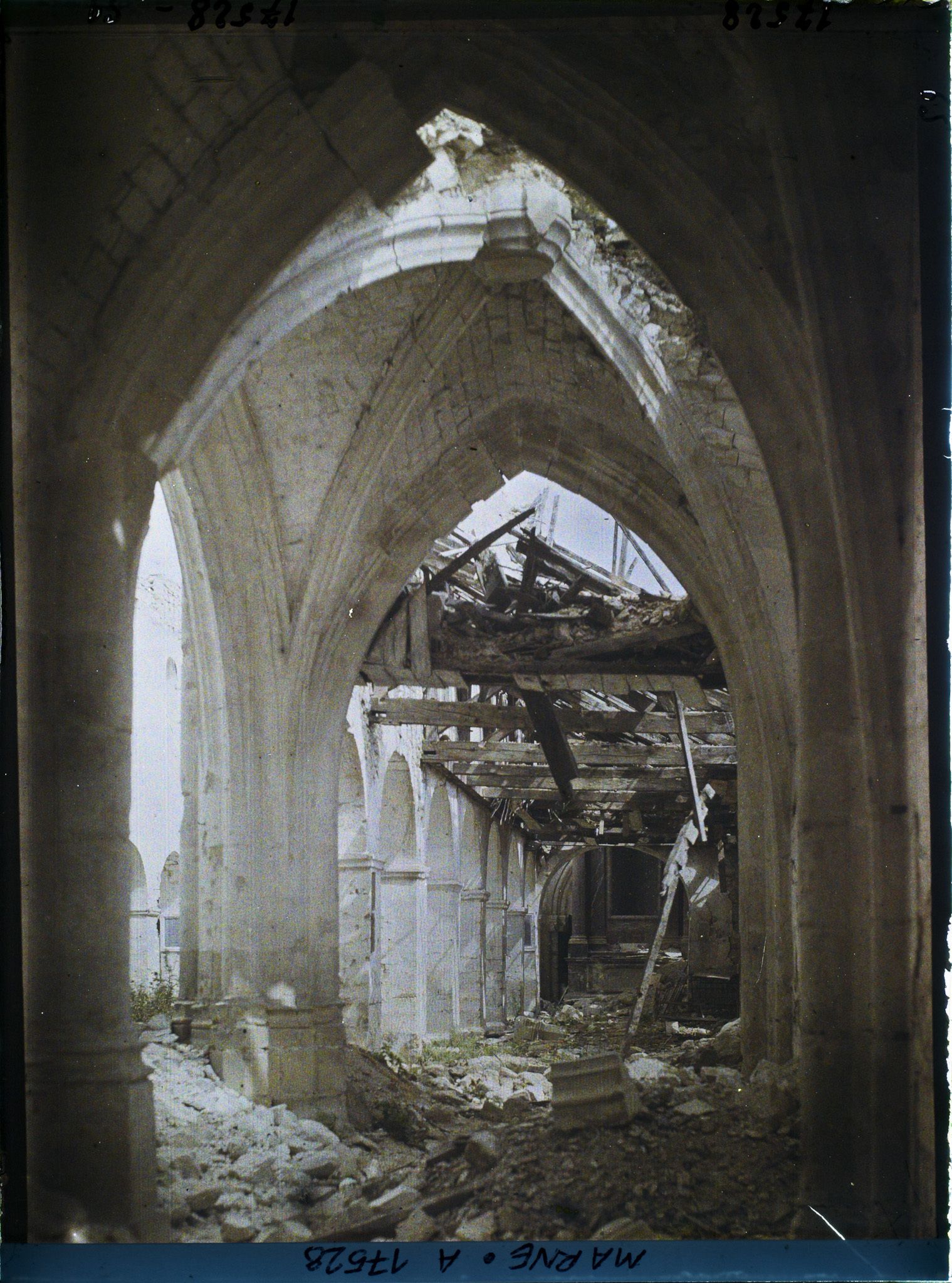 Image représentant France, Cormicy, Intérieur de l'Eglise
