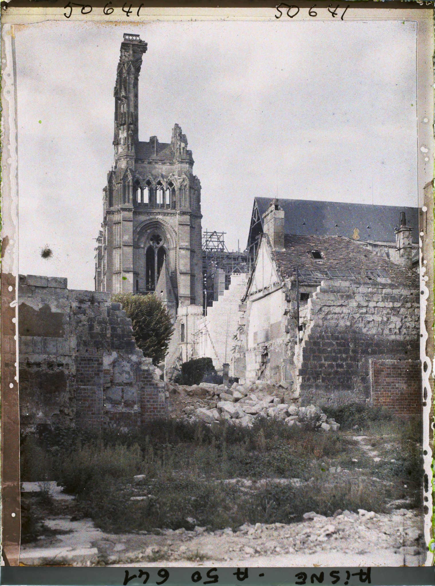 Image représentant France, Soissons, Tour Sud de la Cathédrale