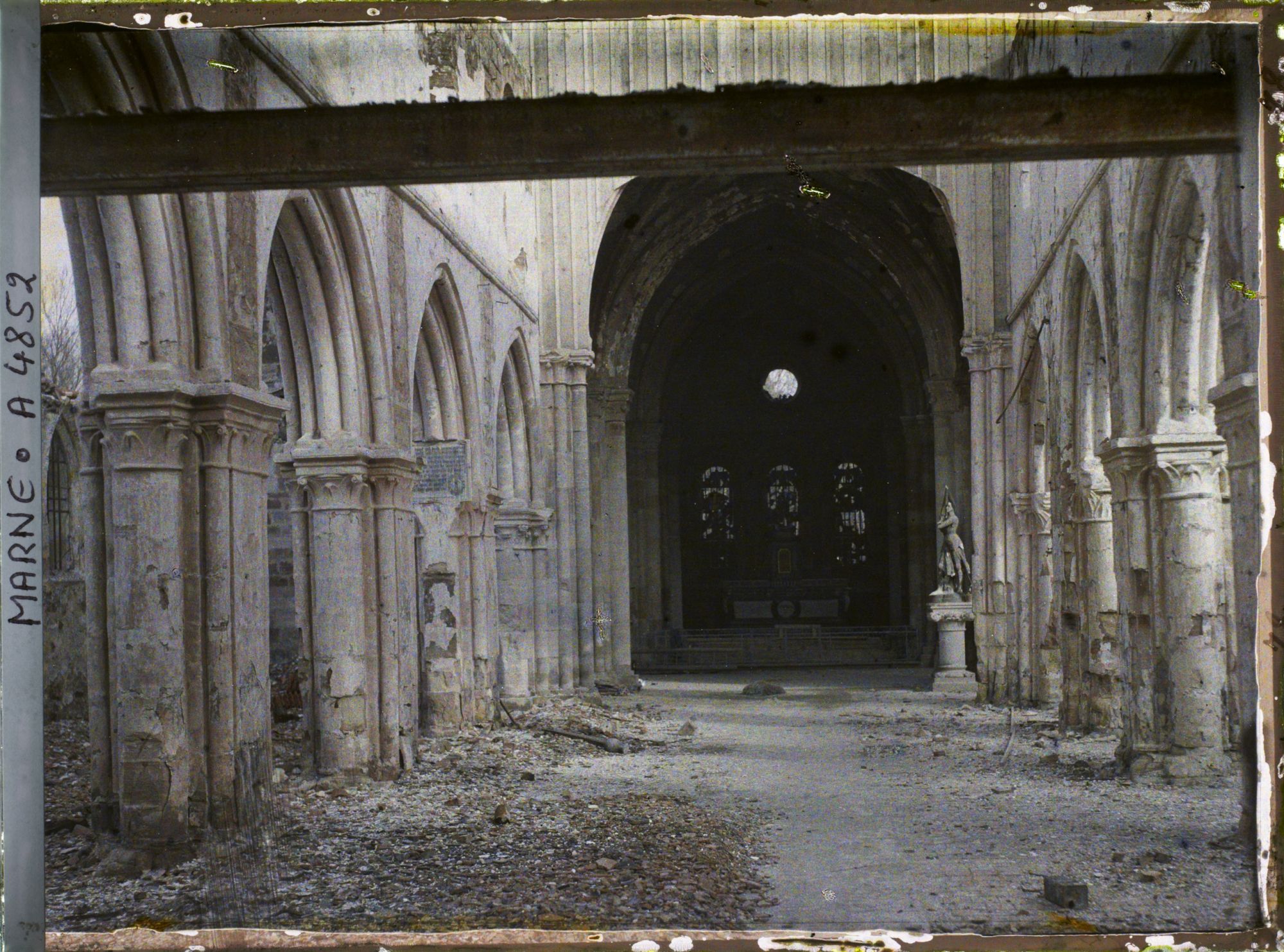Image représentant Intérieur de l'église Notre-Dame de la Nativité
