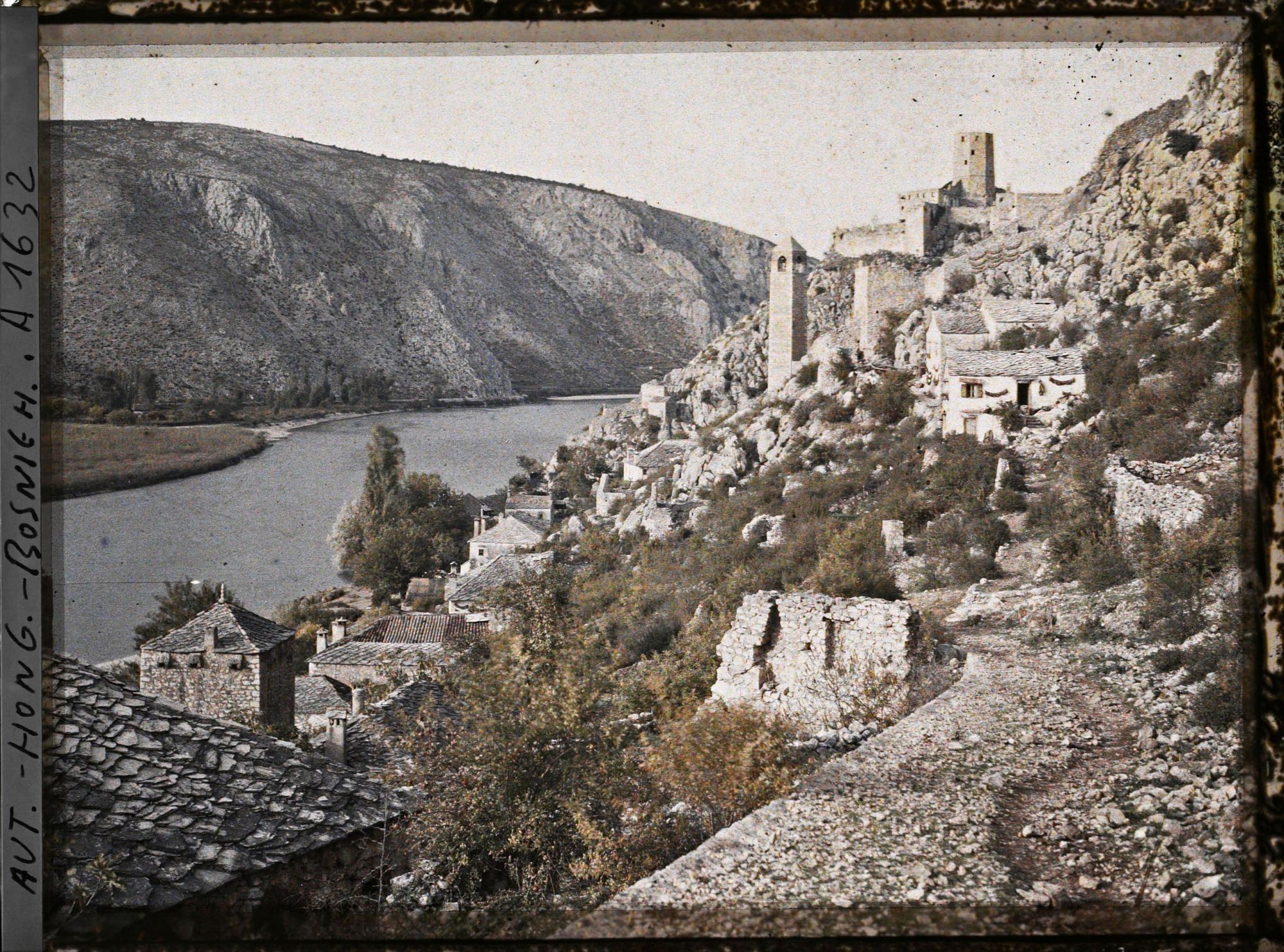 Image représentant Ensemble de Pocitelj de plus près