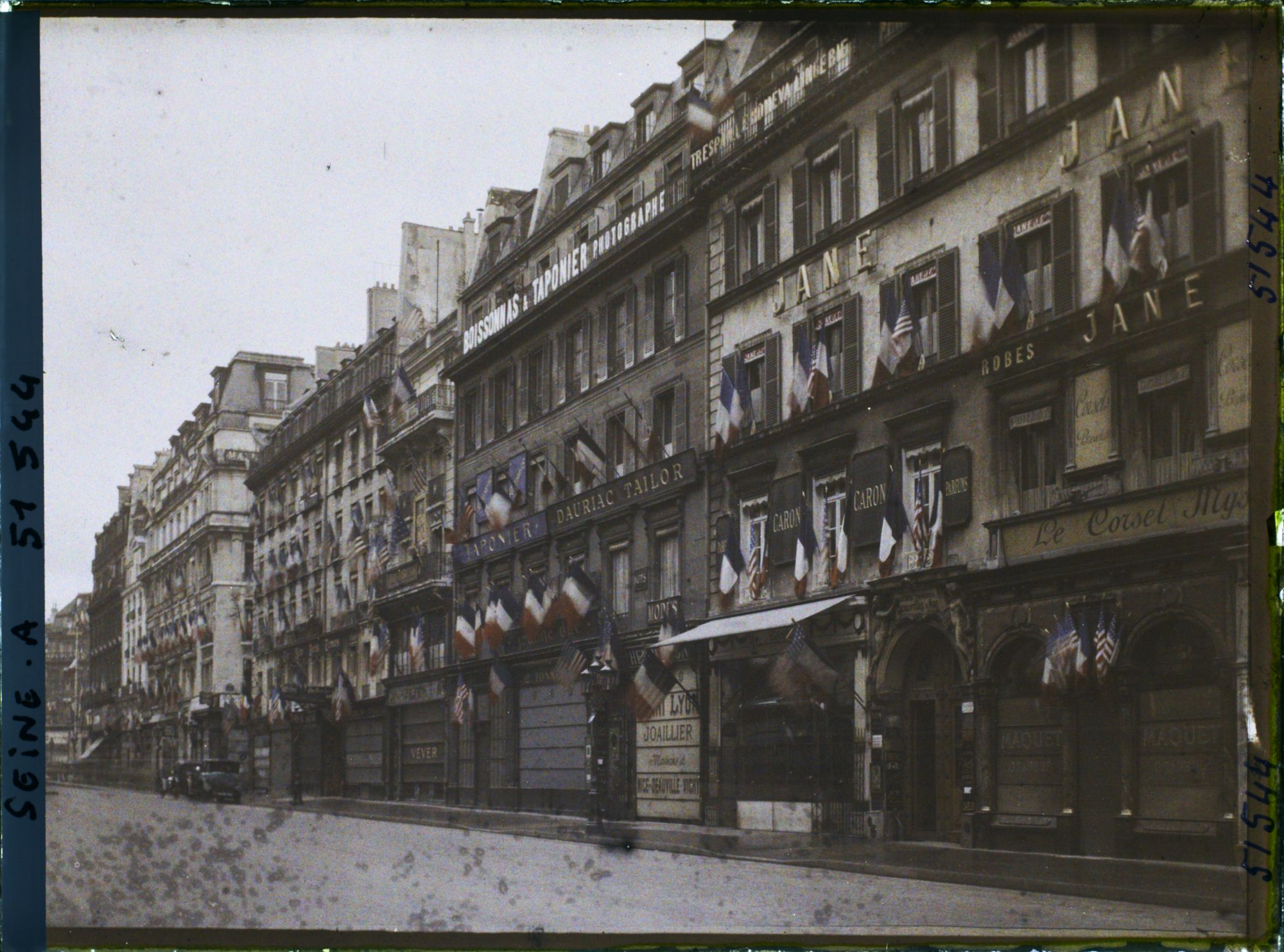 Image représentant Décorations rue de la Paix pour le 9ème congrès de la Légion Américaine (American Legion)