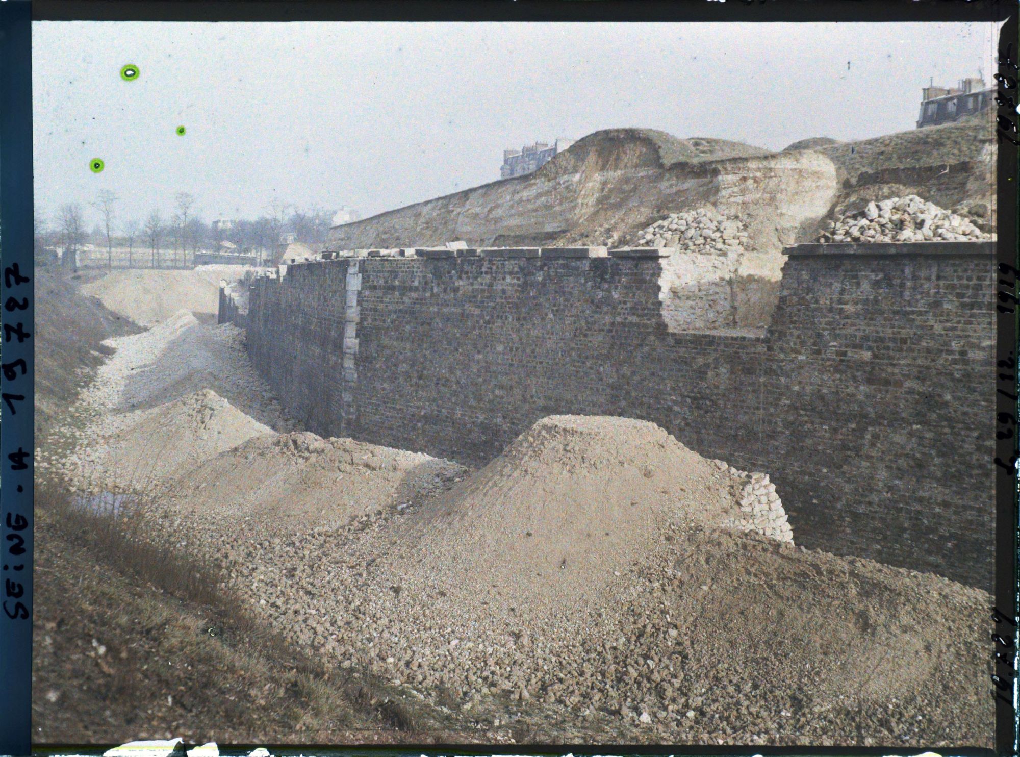 Image représentant La démolition des fortifications