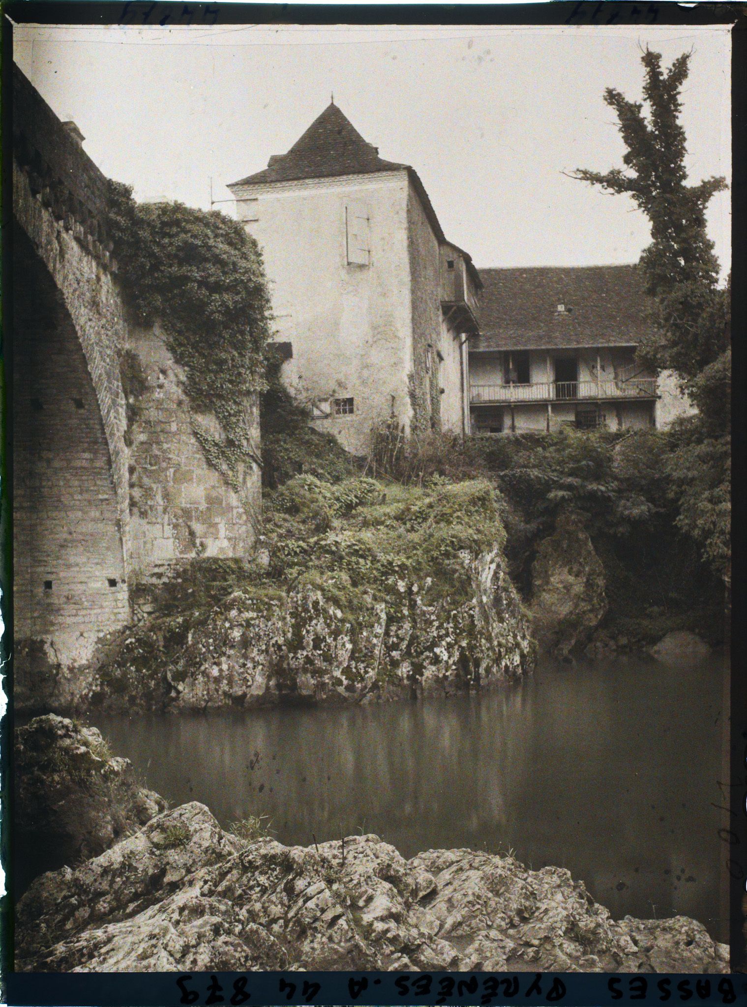 Image représentant France, Orthez, Bords du Gave près du Vieux Pont