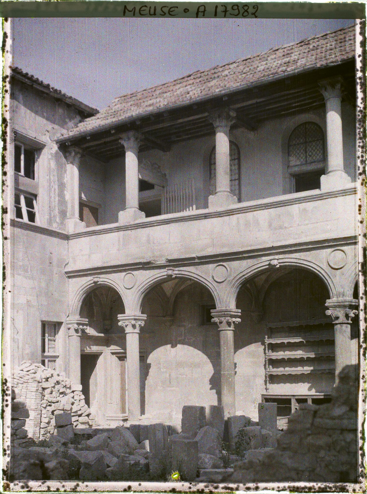 Image représentant France, Verdun, La Princerie - le Cloître