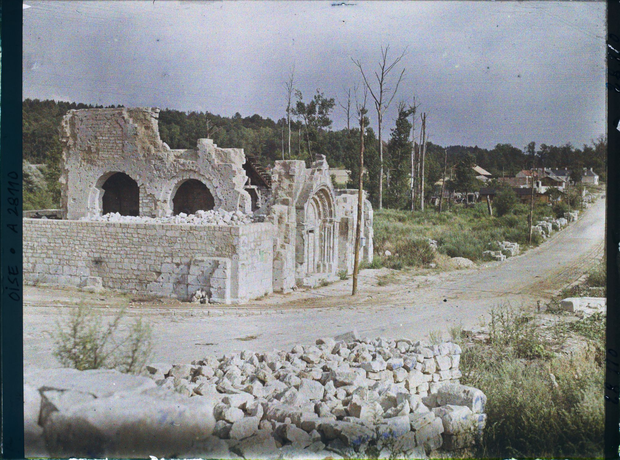 Image représentant France, Tracy-le-Val, Ruines de l'Eglse et vue générale du pays