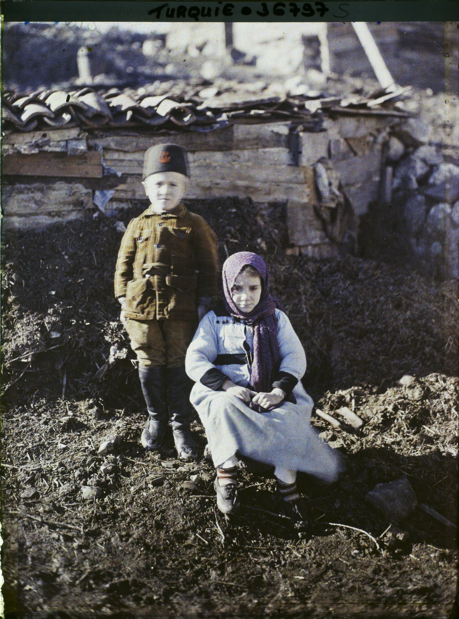 Image représentant Turquie, Biledjik, Petis orphelins élevés par les "Croissant Rouge"
