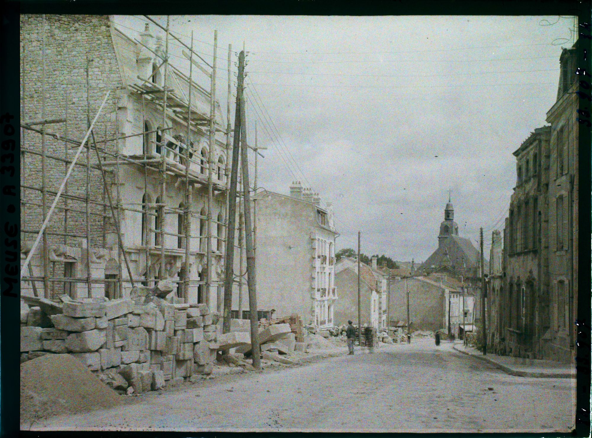 Image représentant France, Verdun, La Rue St Pierre vue prise de la Place d'Armes (reconstructions)