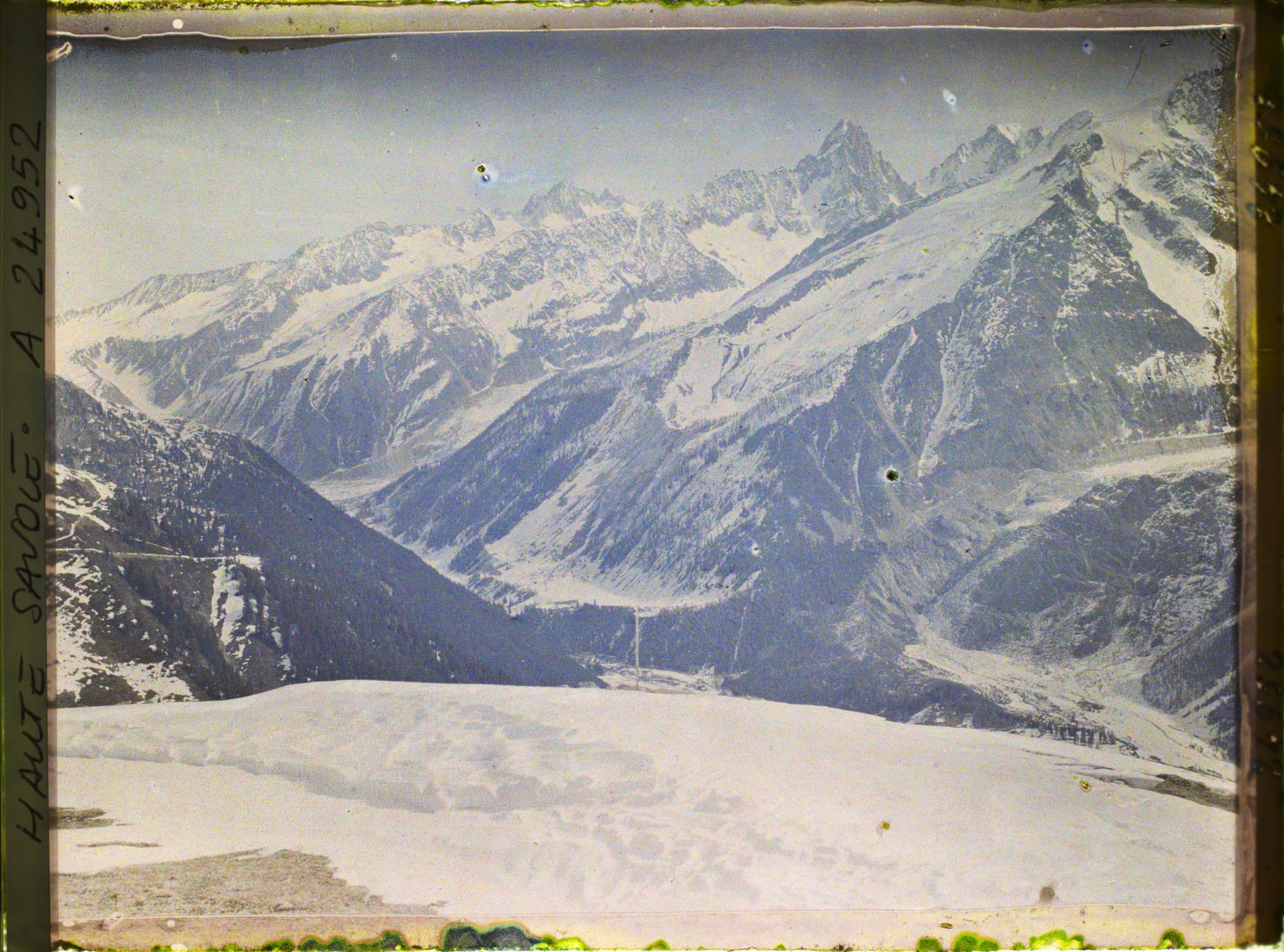 Image représentant Les Alpes, Vue prise de Planpraz Col de Balme ; Glacier du Tour, Aiguile du Tour, Aiguille du Chardonnet