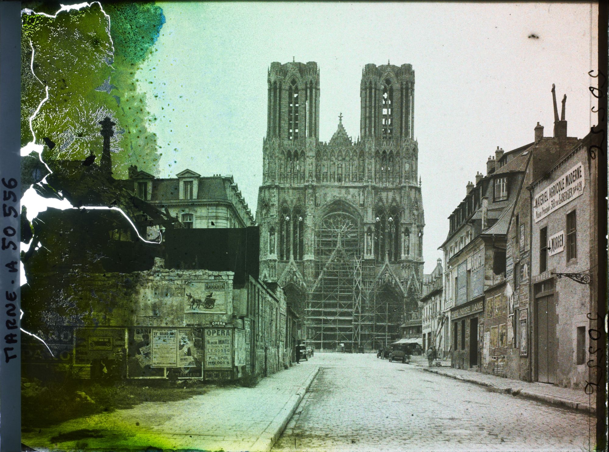Image représentant France, Reims, Façade de la Cathédrale échafaudée