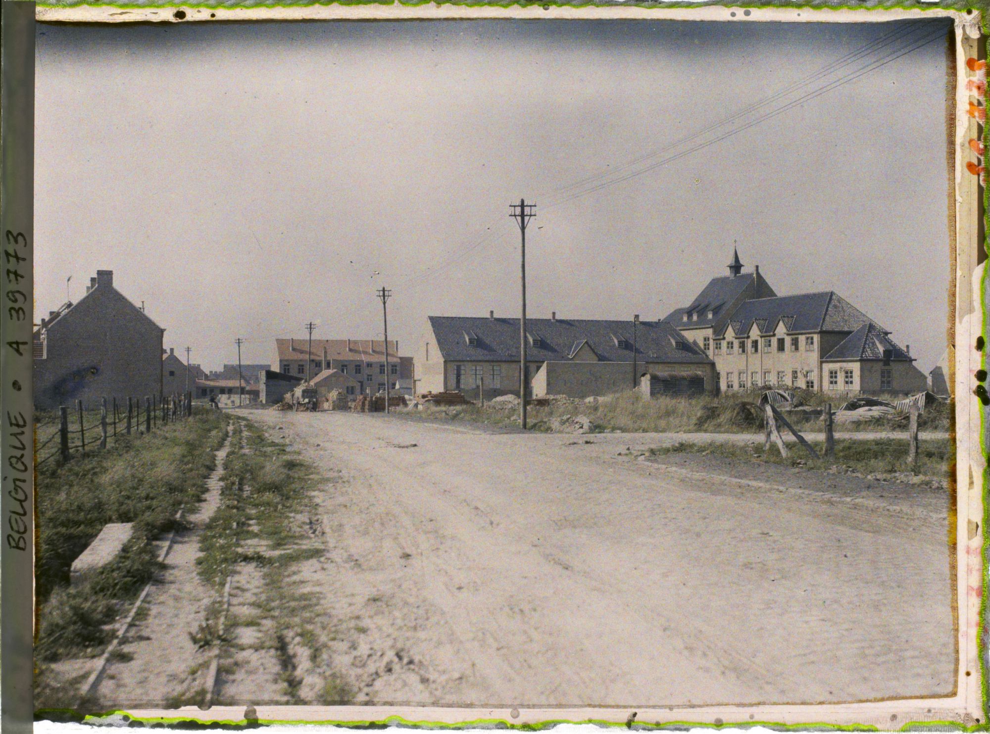 Image représentant Belgique, Langemarck, Une vue vers l'Ecole des Soeurs