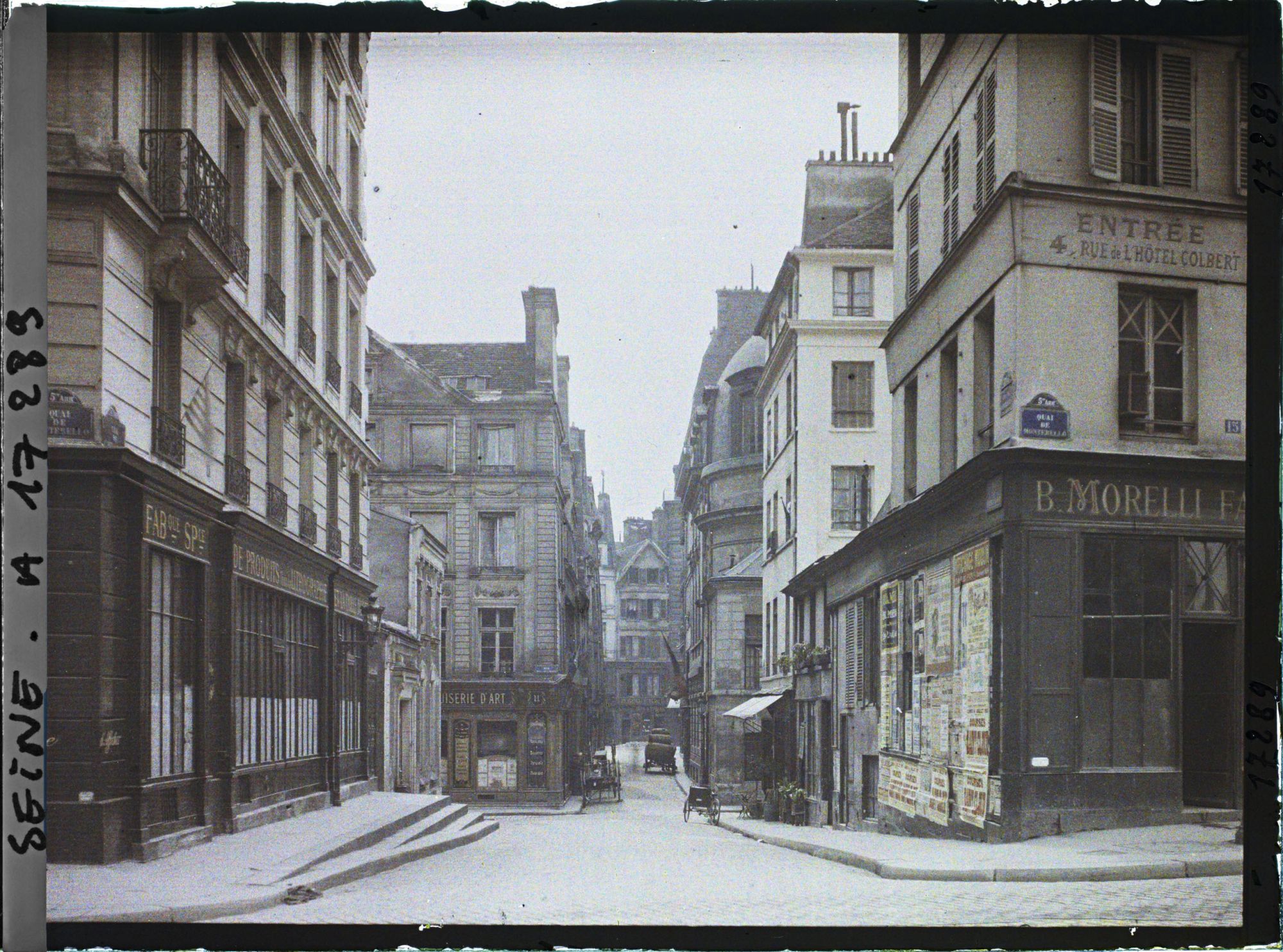 Image représentant La rue l'hôtel Colbert vue du quai de Montebello