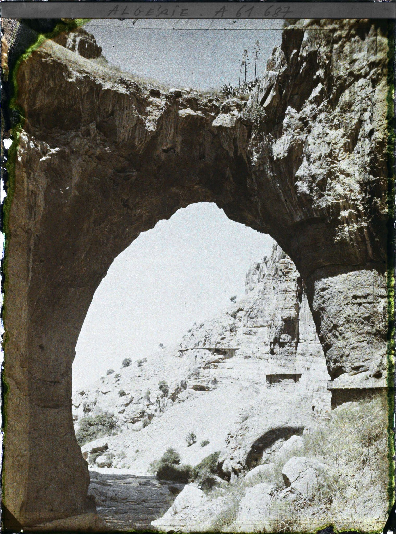 Image représentant Au fond des gorges du Rhumel
