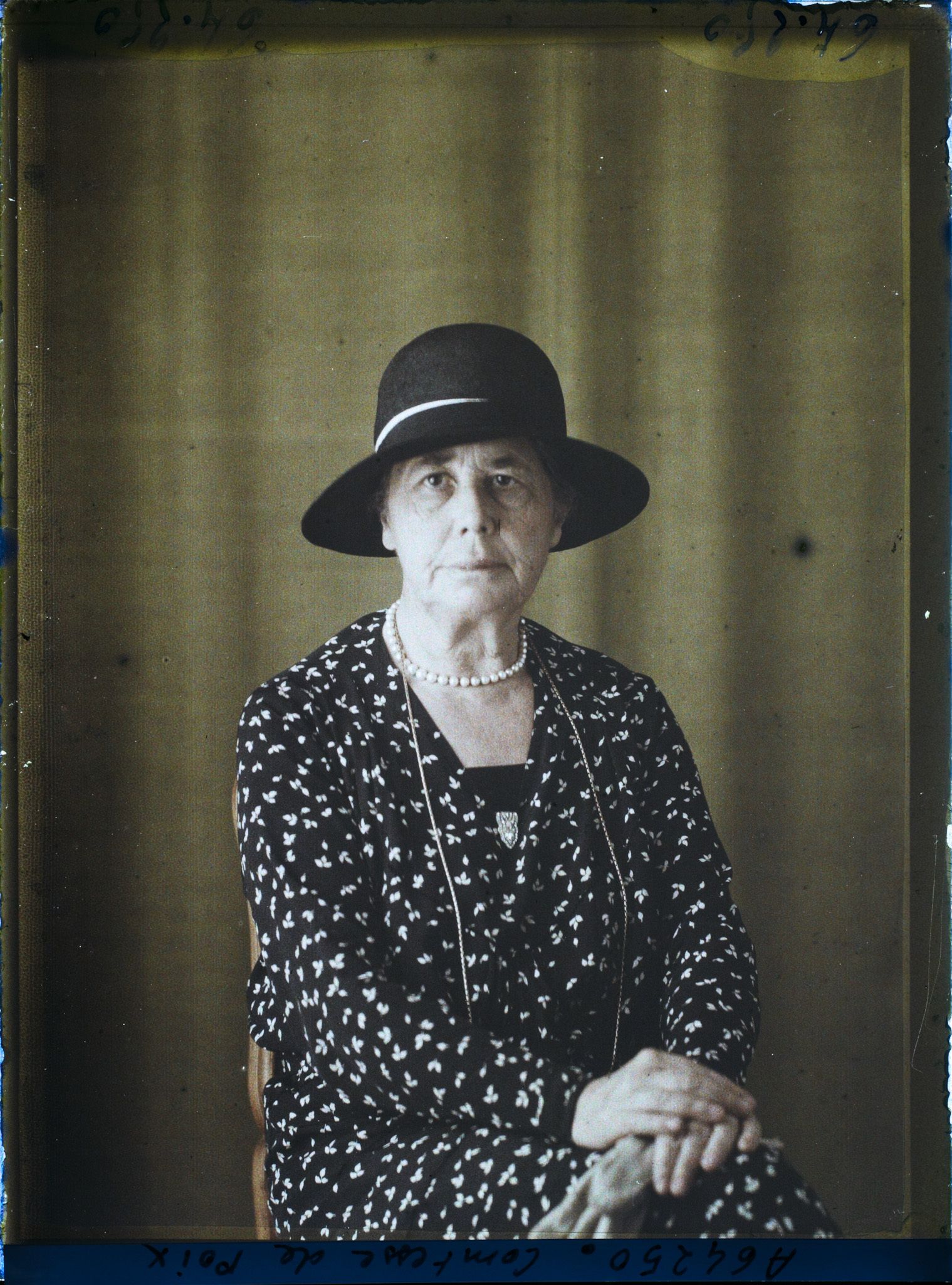 Image représentant https://musee-albert-kahn.s-museum.fr/home/NWQ2OTAwYzNmYjZlZTk1ZWQwODJmMjY4L2dlbmVyaWMtbm90aWNlLXRhYi9hdXRob3JpdHkvNjE3YTc5ZjVjZjhiODk2OGIzMzM3ZDIx/5d6900c3fb6ee95ed082f268/generic-notice-tab/authority/617a79ebcf8b8968b33375bc La Princesse Madeleine de Poix