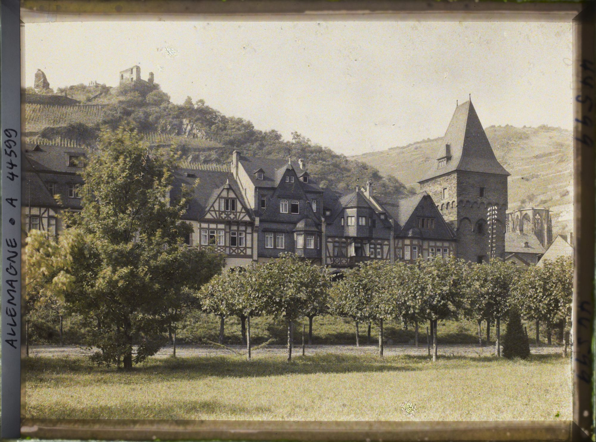 Image représentant Allemagne, Bacharach, Vieille Tour  St Verner et Château