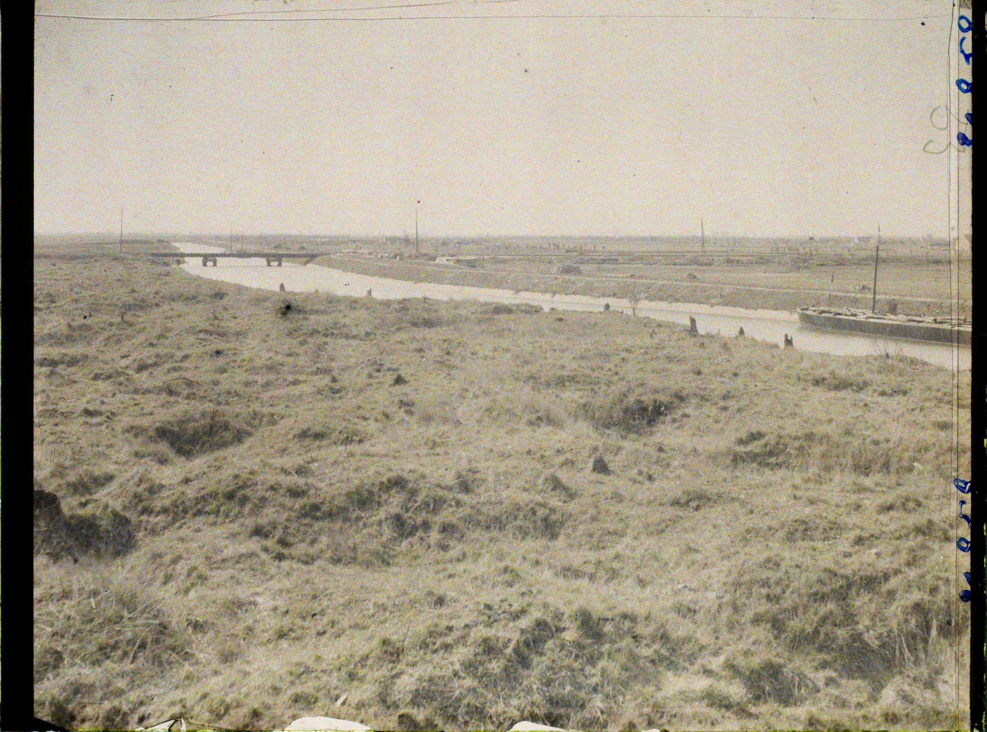 Image représentant Belgique, Dixmude, L'Yser vers le Pont du Chemin de Fer