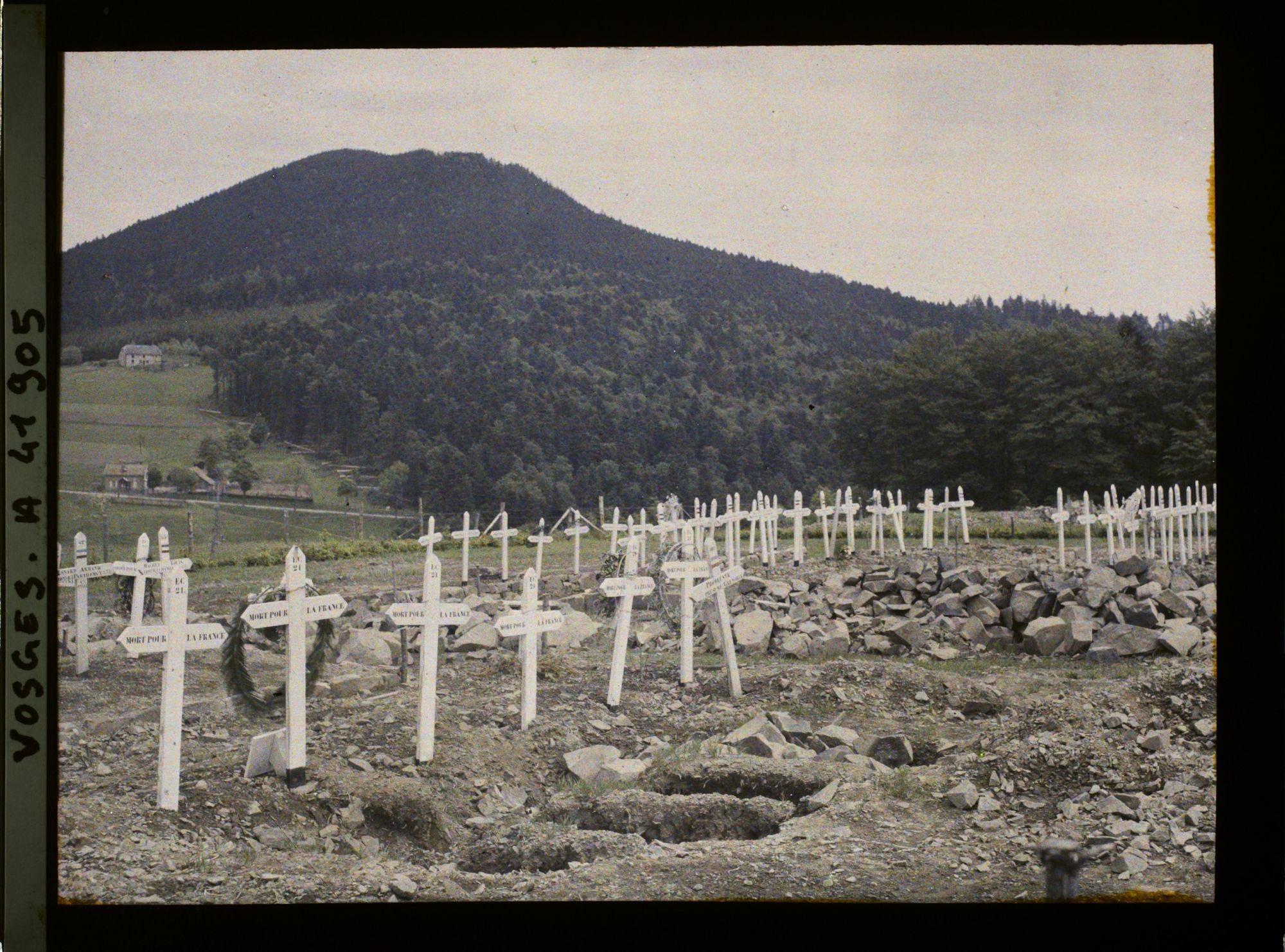 Image représentant France, Le Donon, Le Cimetière Français et le Donon