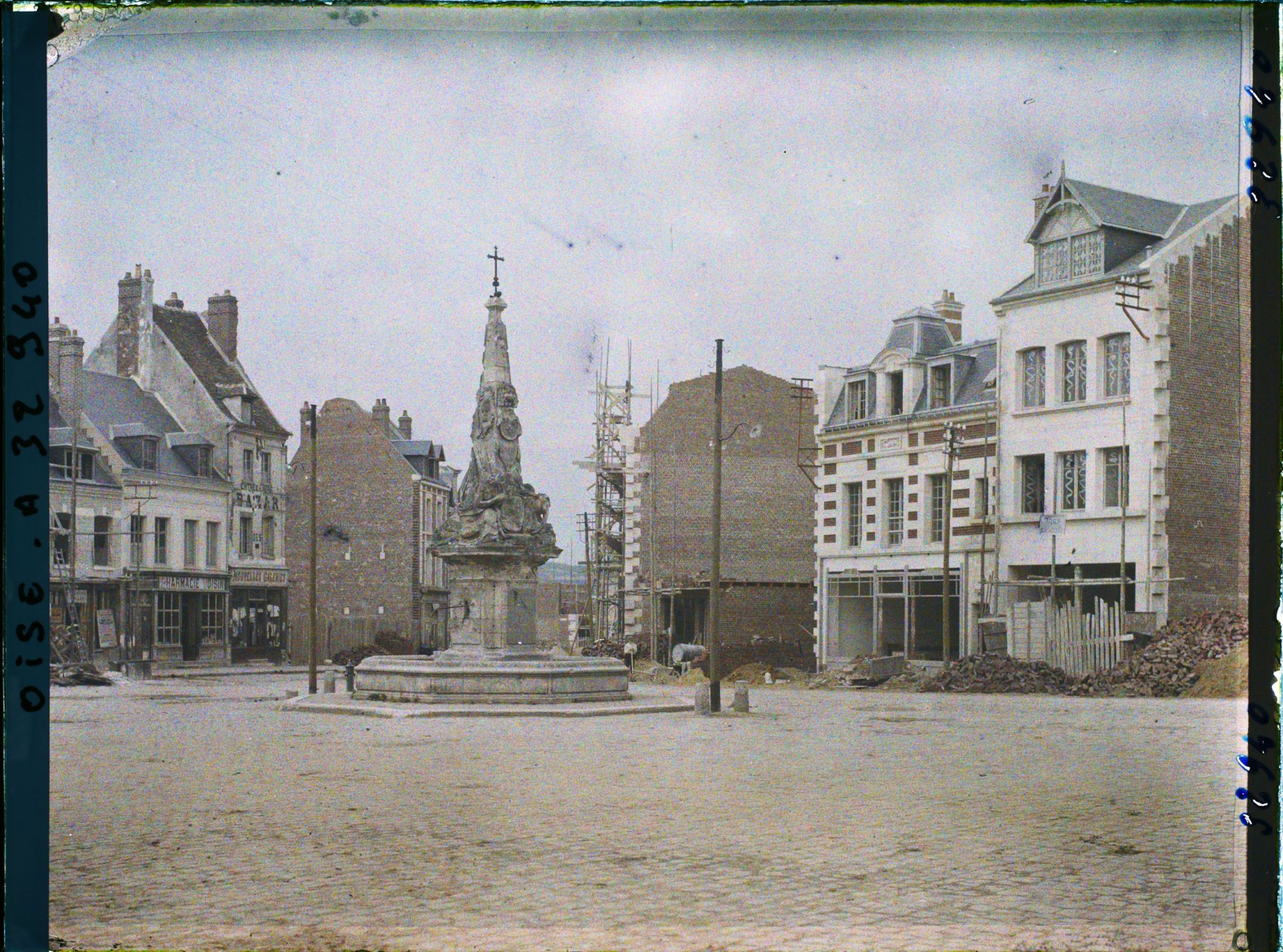 Image représentant France, Noyon, Nouvel Aspect de la Place de l'Hôtel de Ville