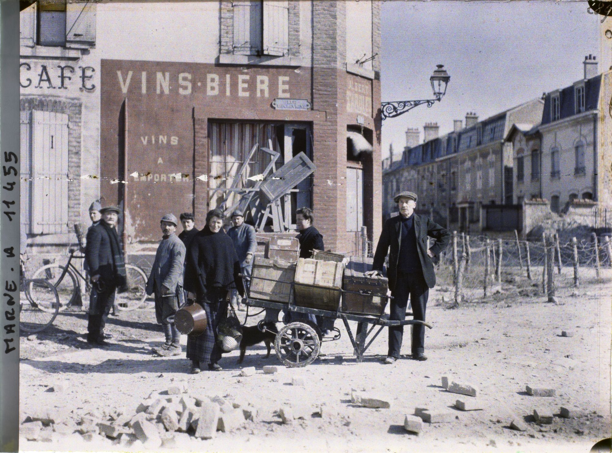 Image représentant Démanagement suite au bombardement, rue de Chevigné