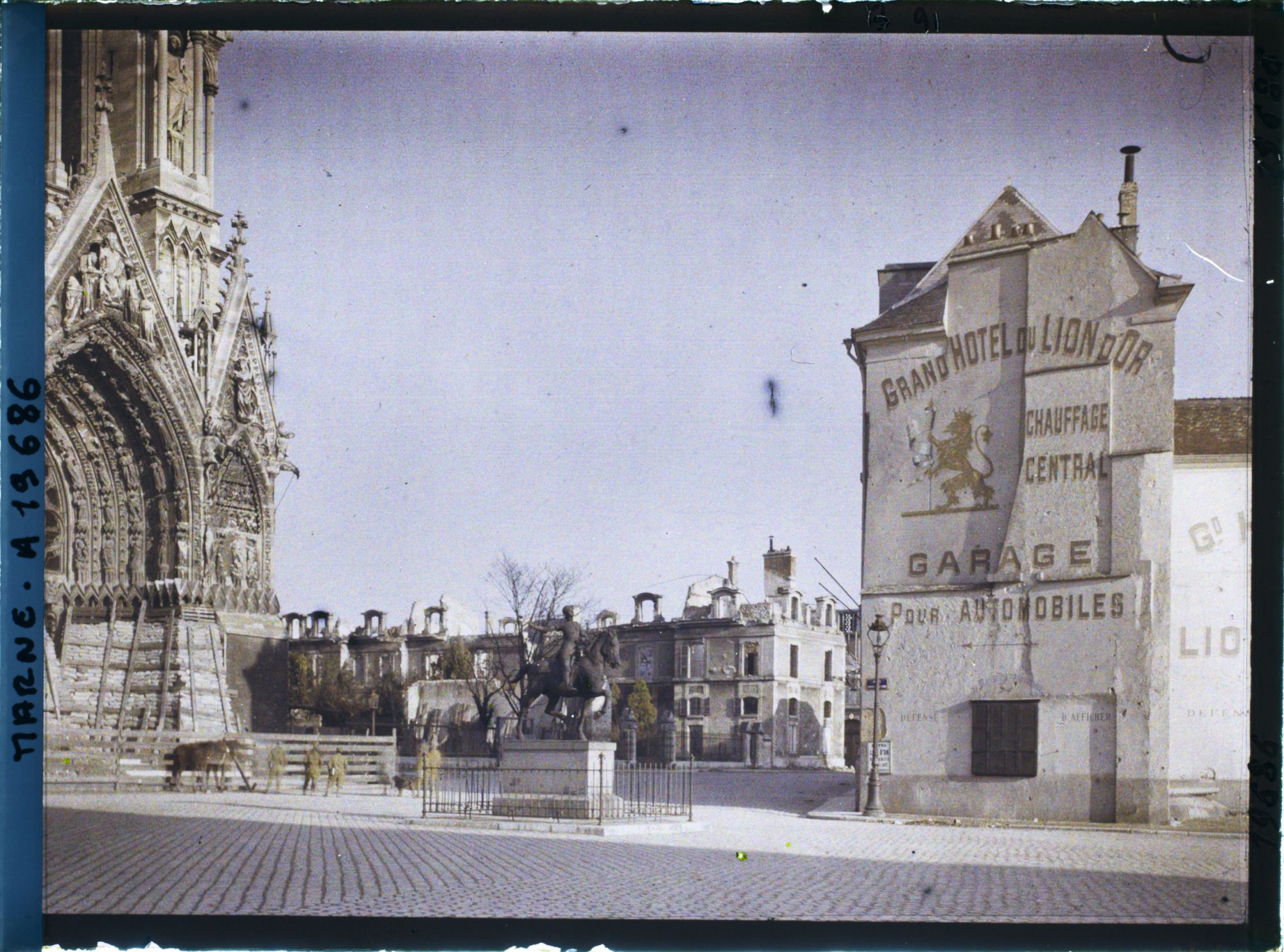 Image représentant France, Reims, Place du Parvis Ne Dame