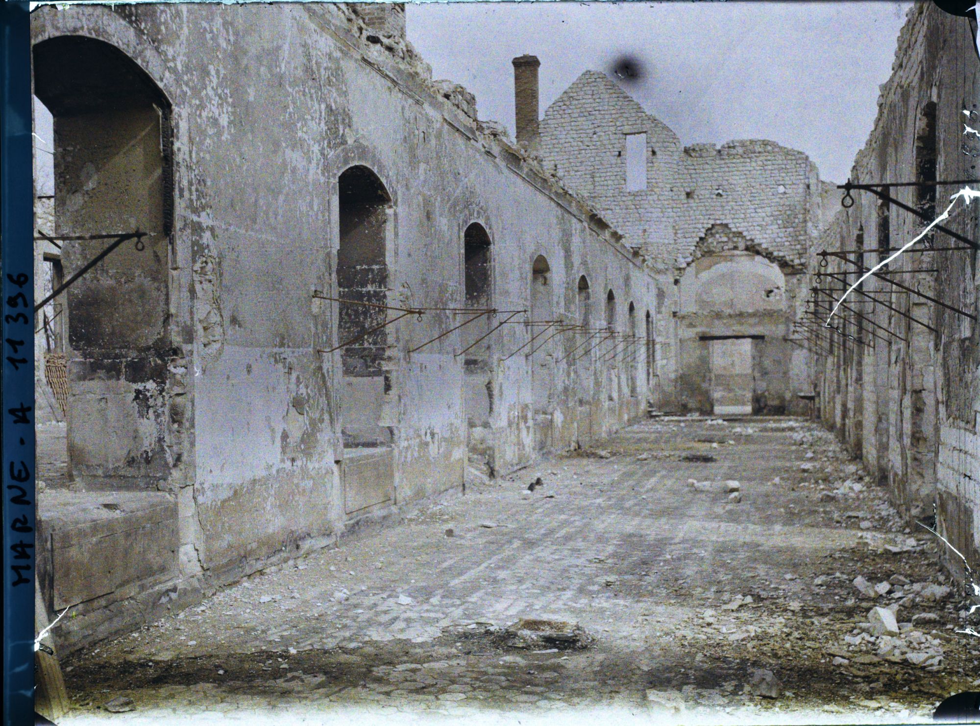 Image représentant Ruines des hospices civils, rue Eugène Wiet (?)