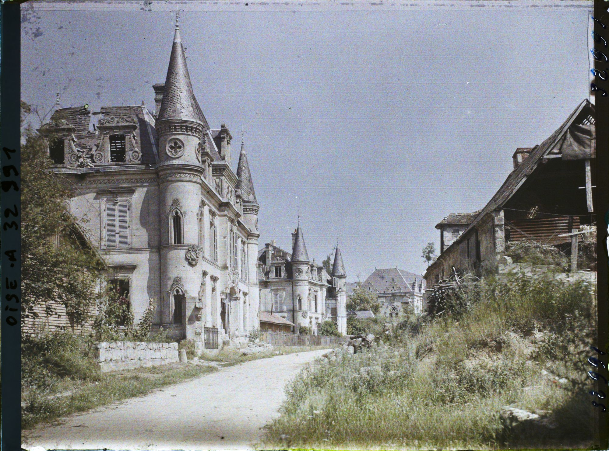 Image représentant France, Chiry, Pavillon d'entrée du Château