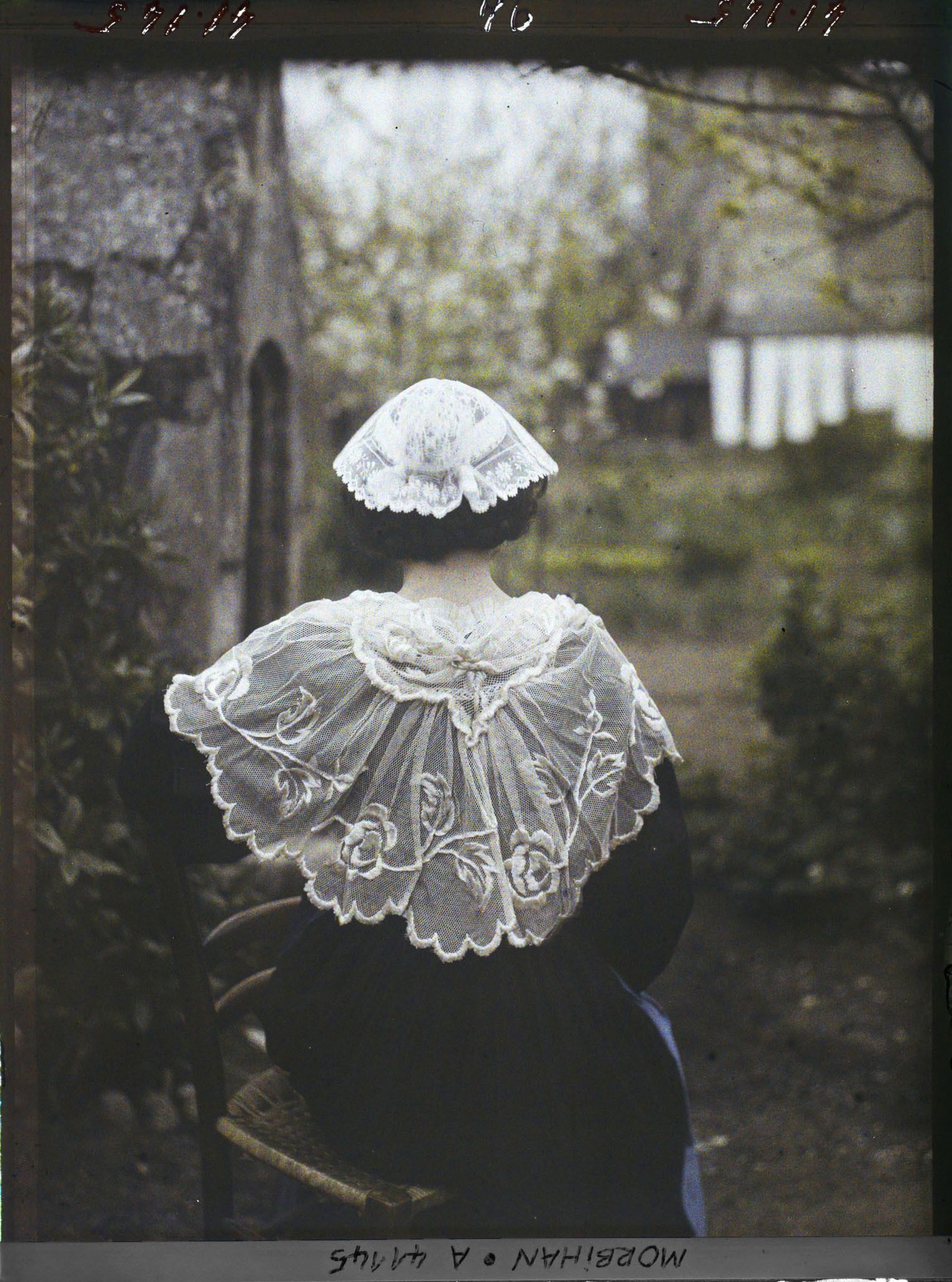 Image représentant Madame Caudal en costume d'Auray