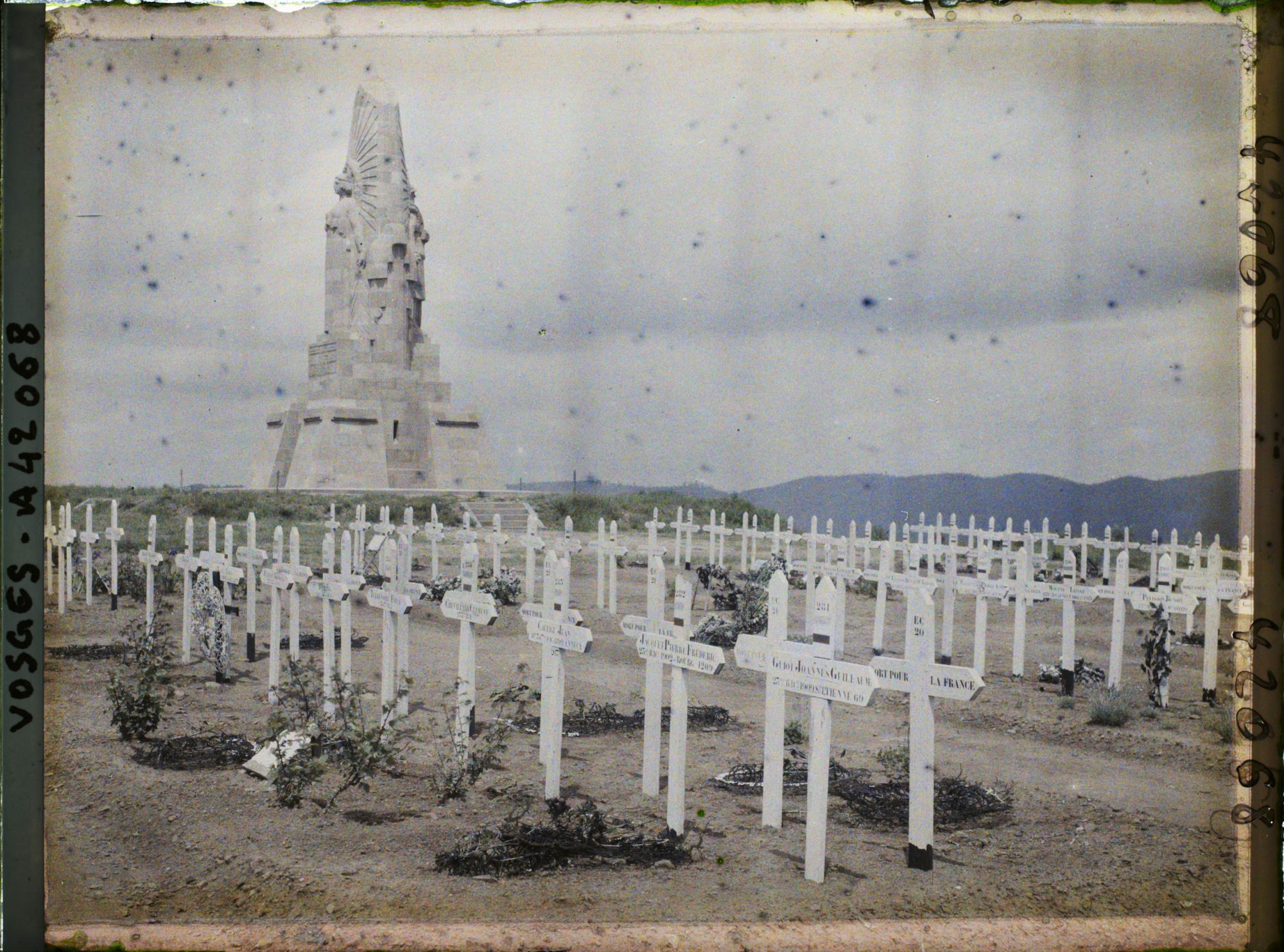 Image représentant France, Le Ban de Sapt Launois, Mt du Ban de Sapt et Cimetière de la Fontenelle