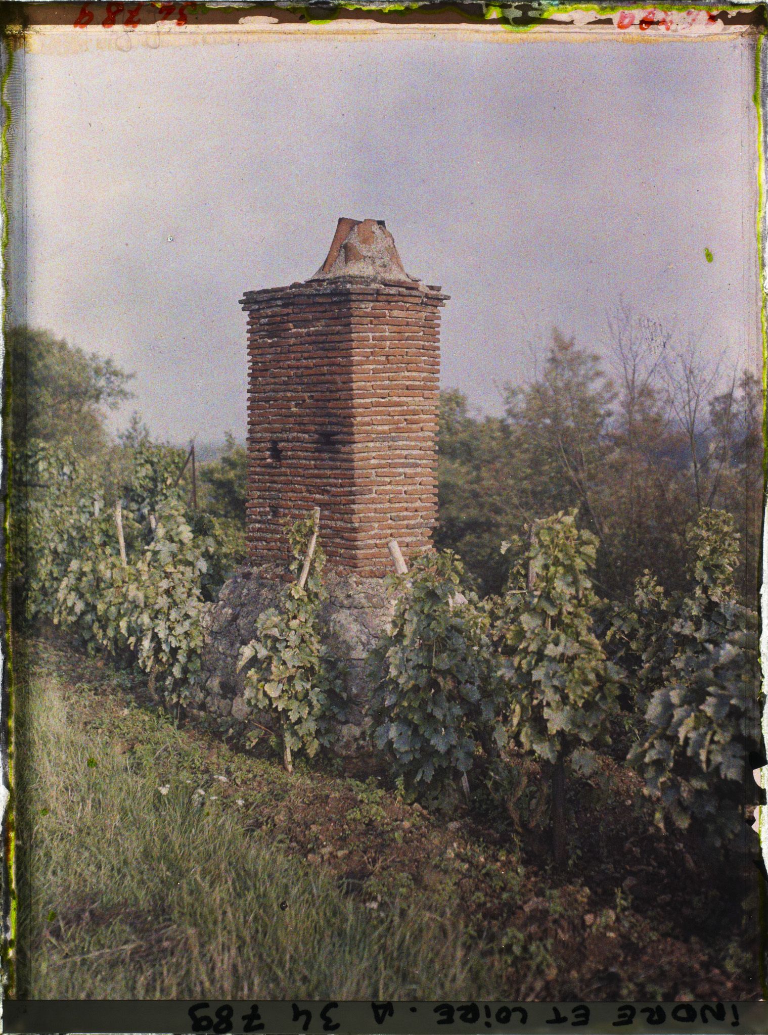 Image représentant Cheminée d'une maison troglodyte