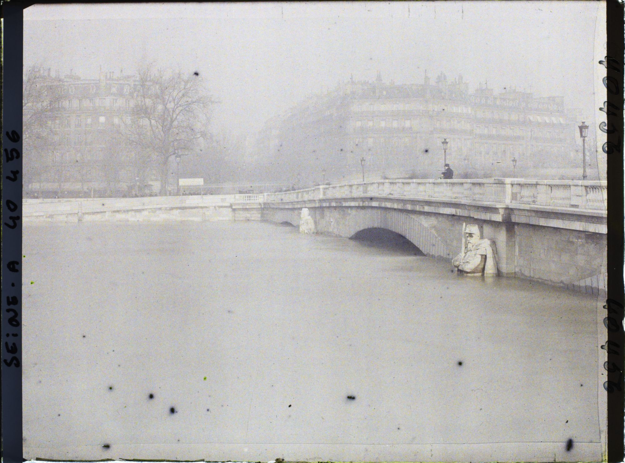 Image représentant La crue de la Seine au pont de l'Alma