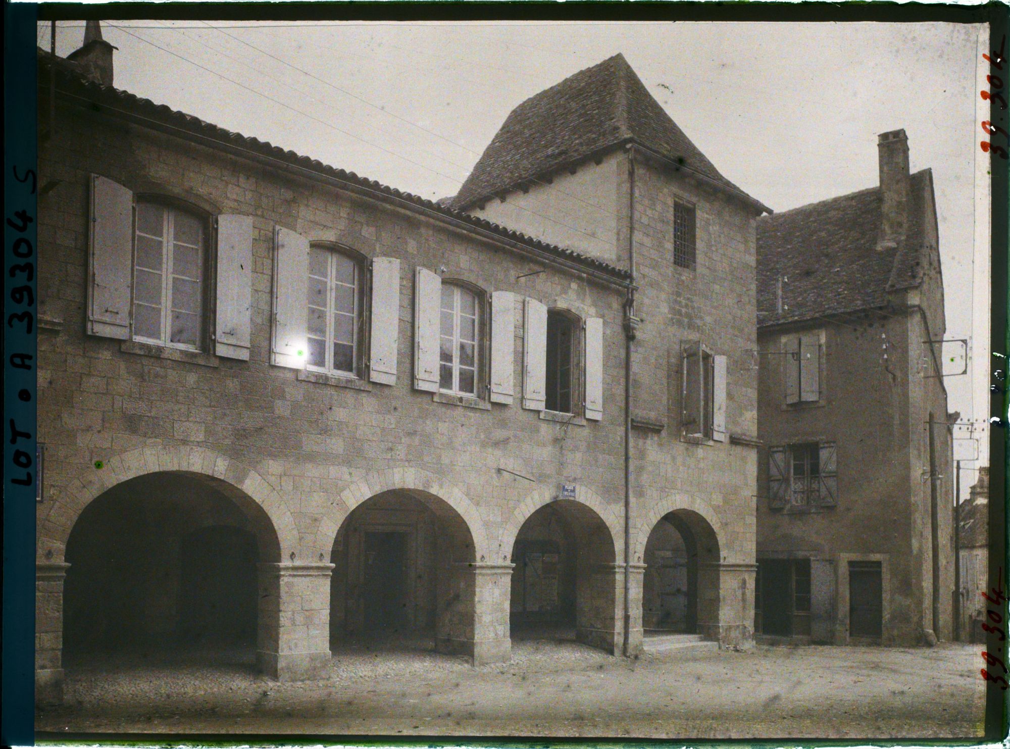 Image représentant France, Gourdon, L'Hotel de Ville