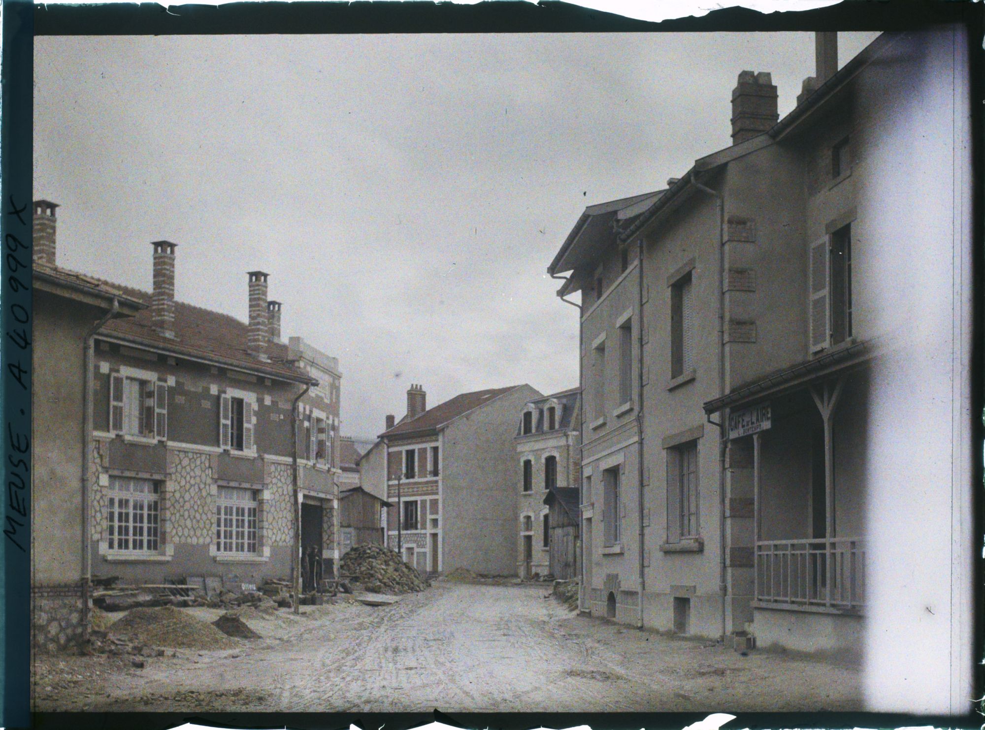 Image représentant France, Varennes, Reconstruction sur les bords de l'Aire