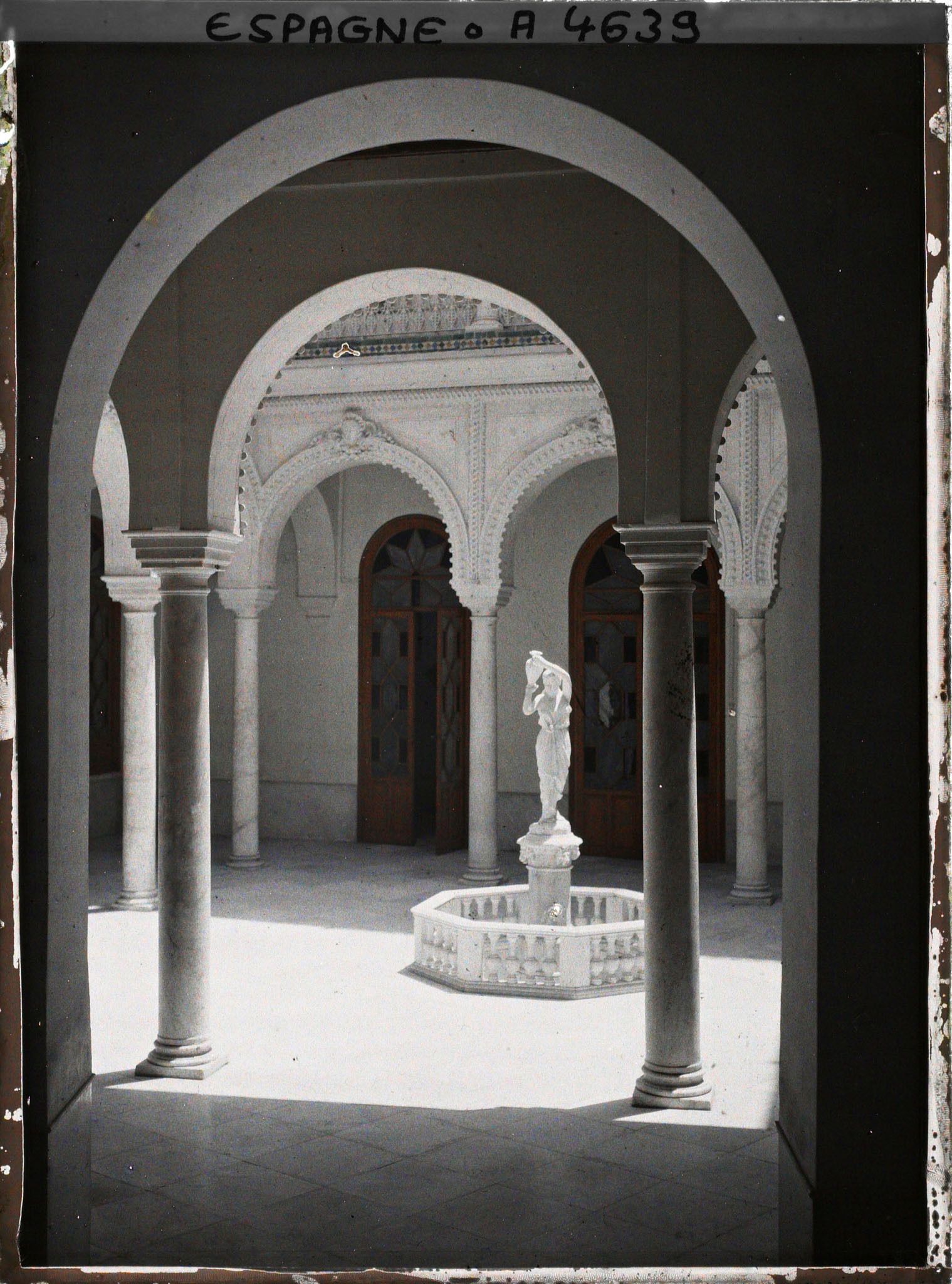 Image représentant Un patio au numéro 13 de la calle Abades (?)